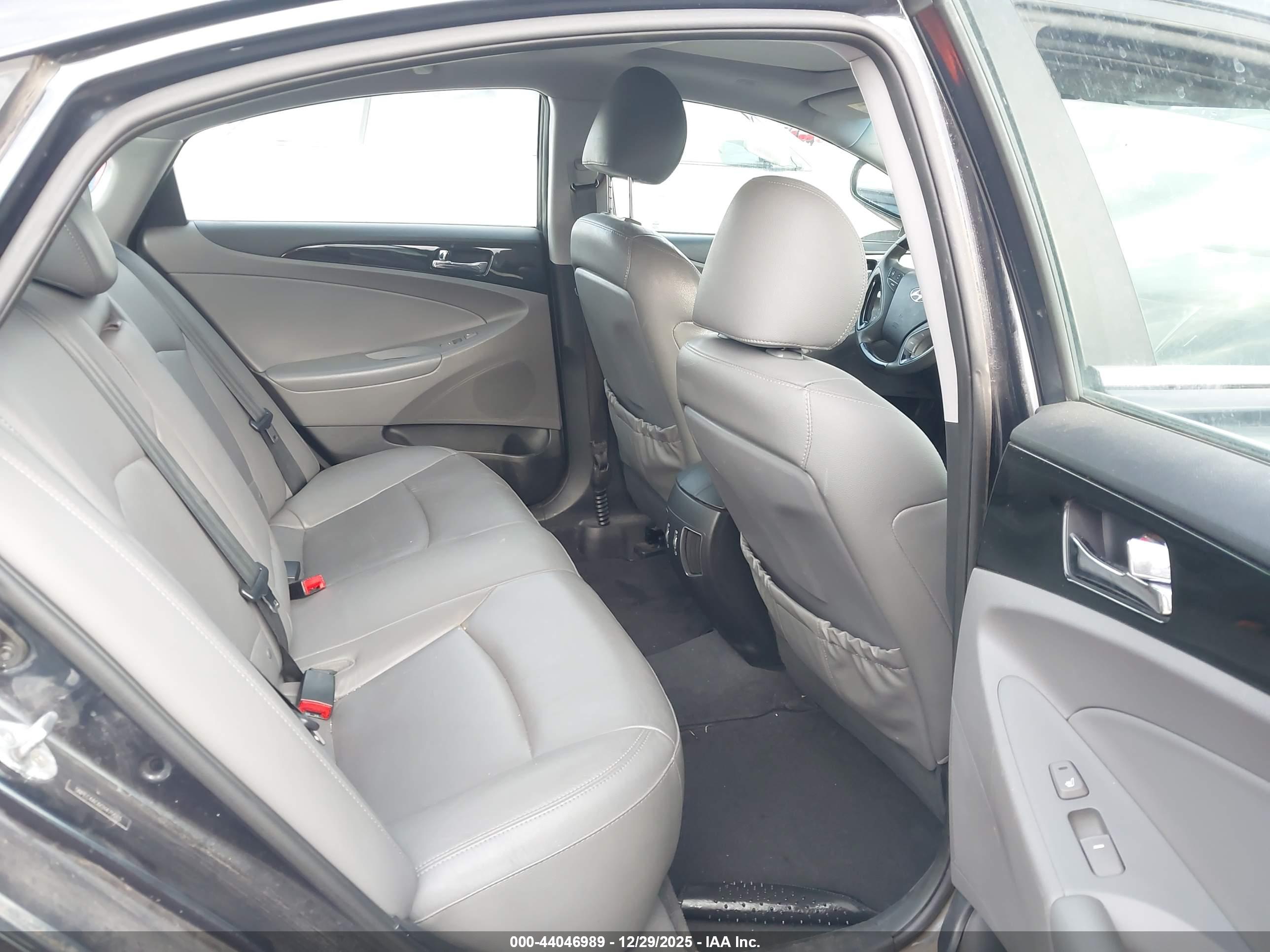 HYUNDAI SONATA image 8