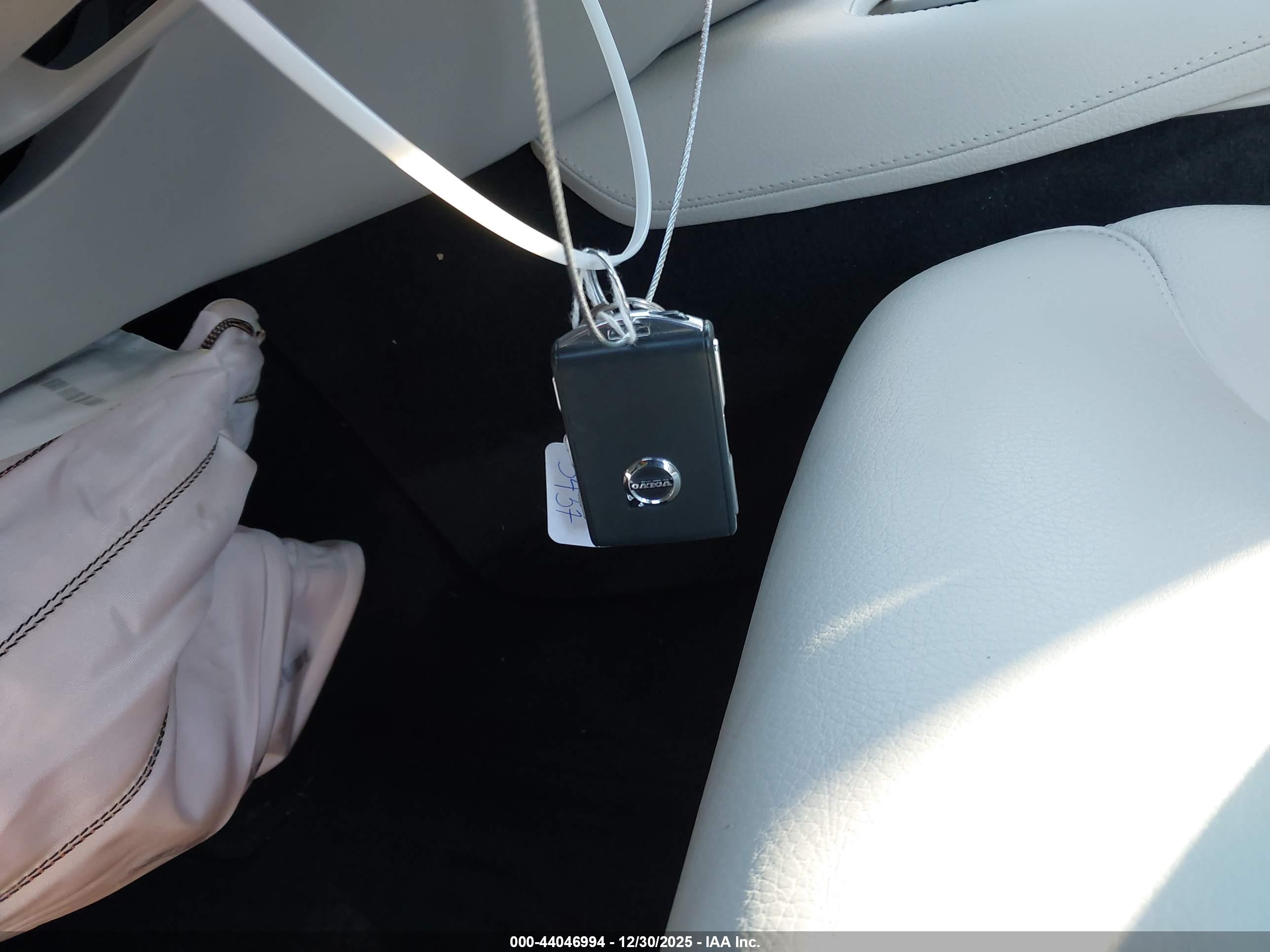VOLVO XC90 image 11