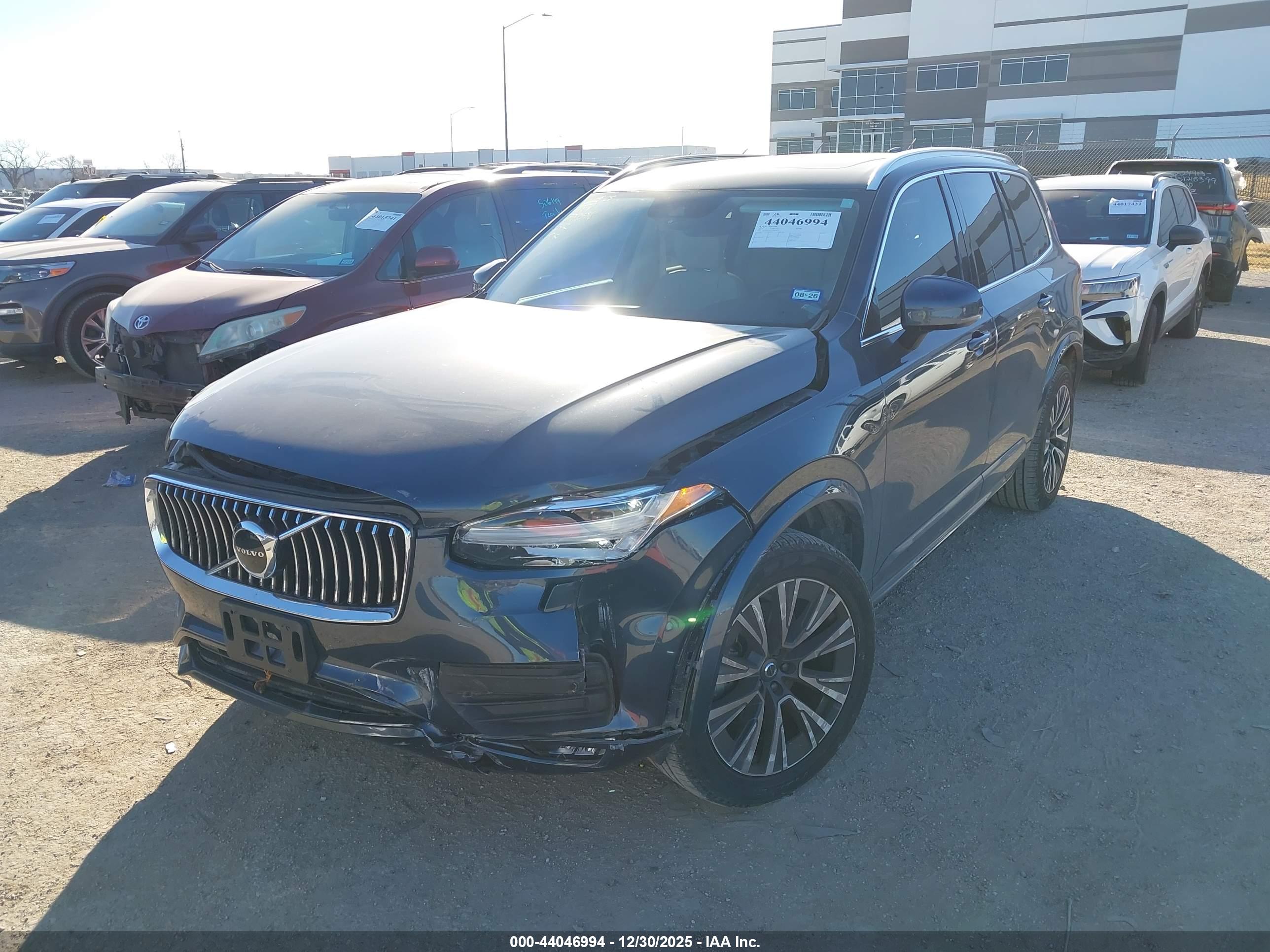 VOLVO XC90 image 2
