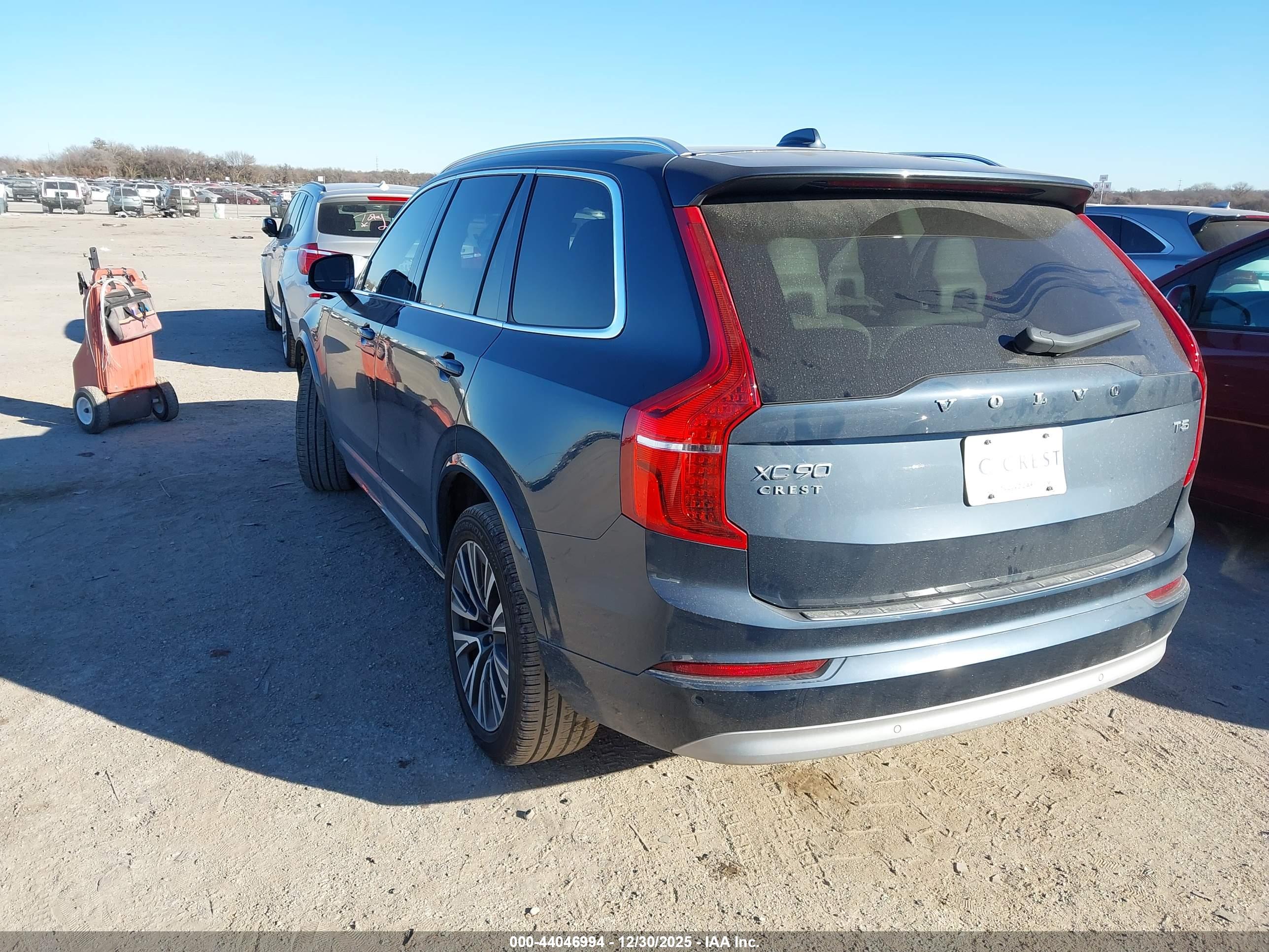 VOLVO XC90 image 3