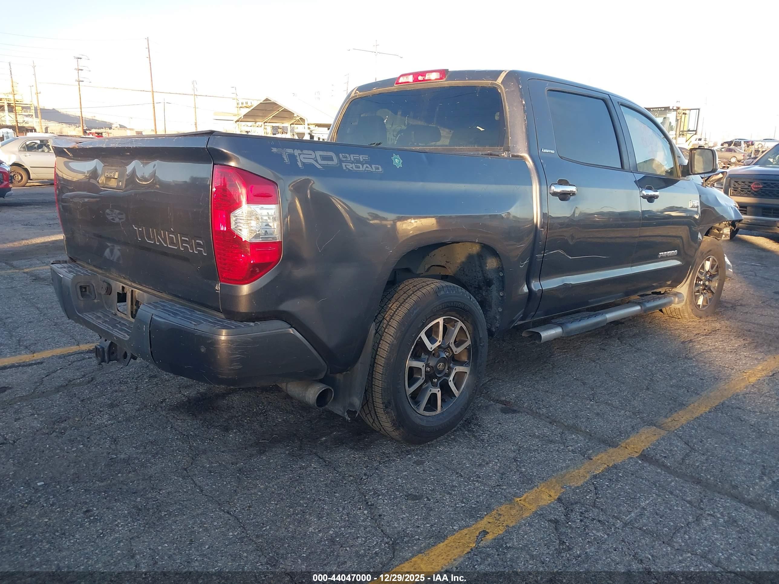 TOYOTA TUNDRA image 4