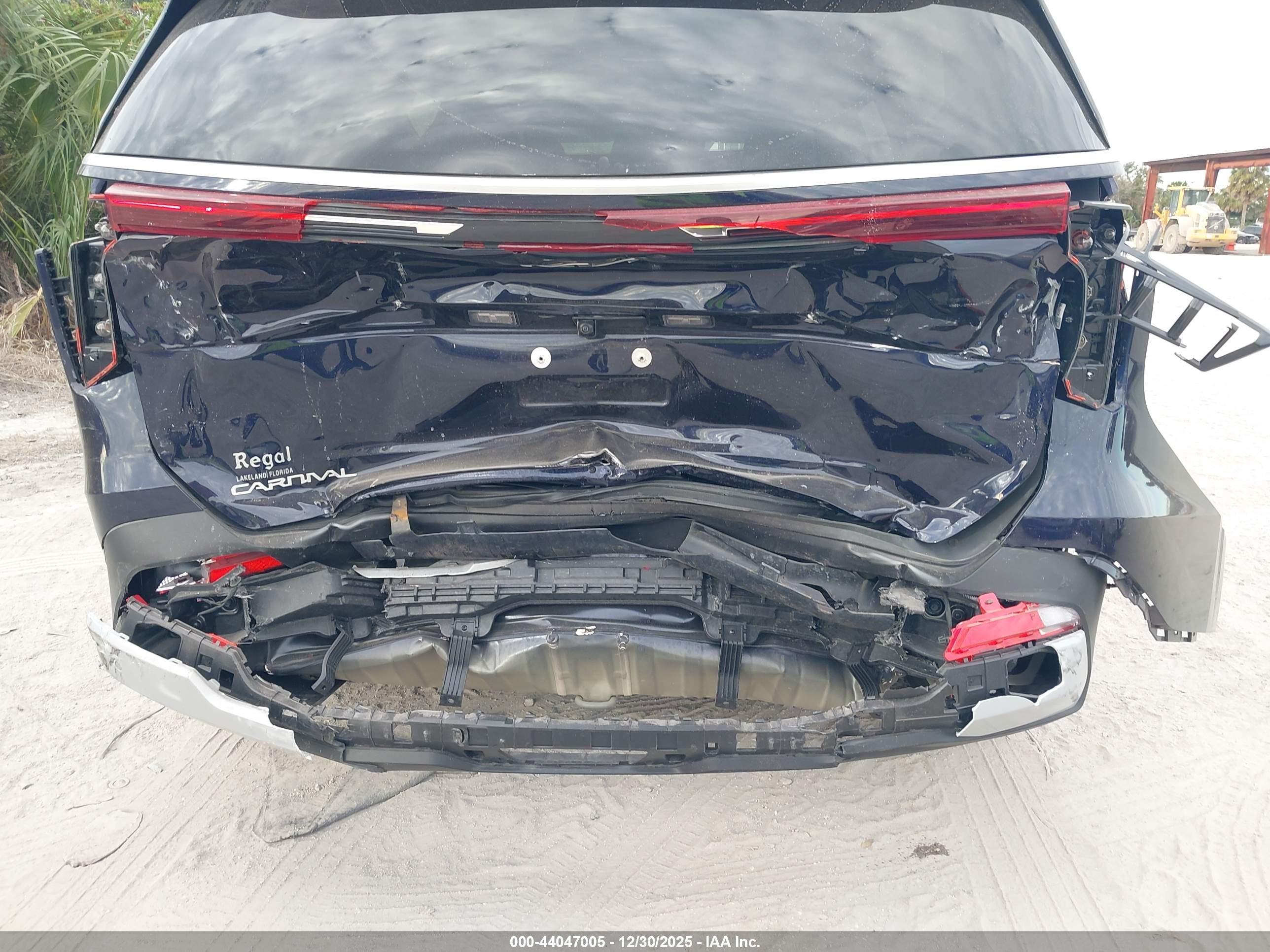 KIA CARNIVAL image 6