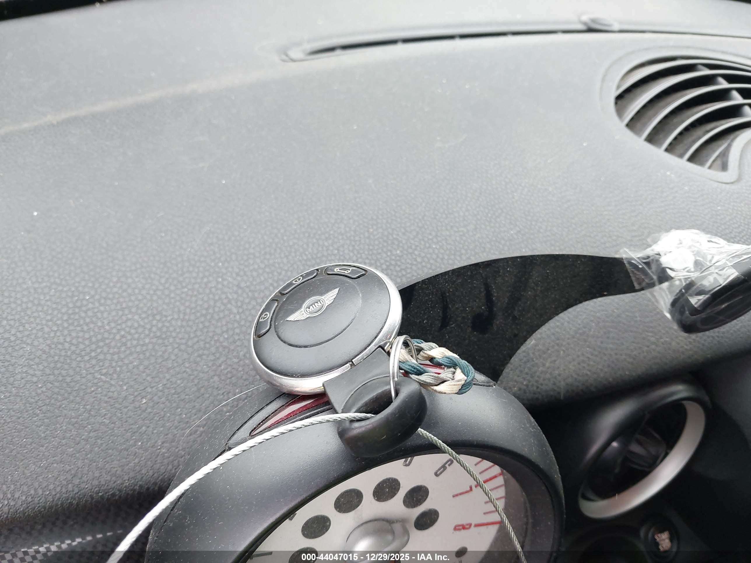 MINI COOPER image 11