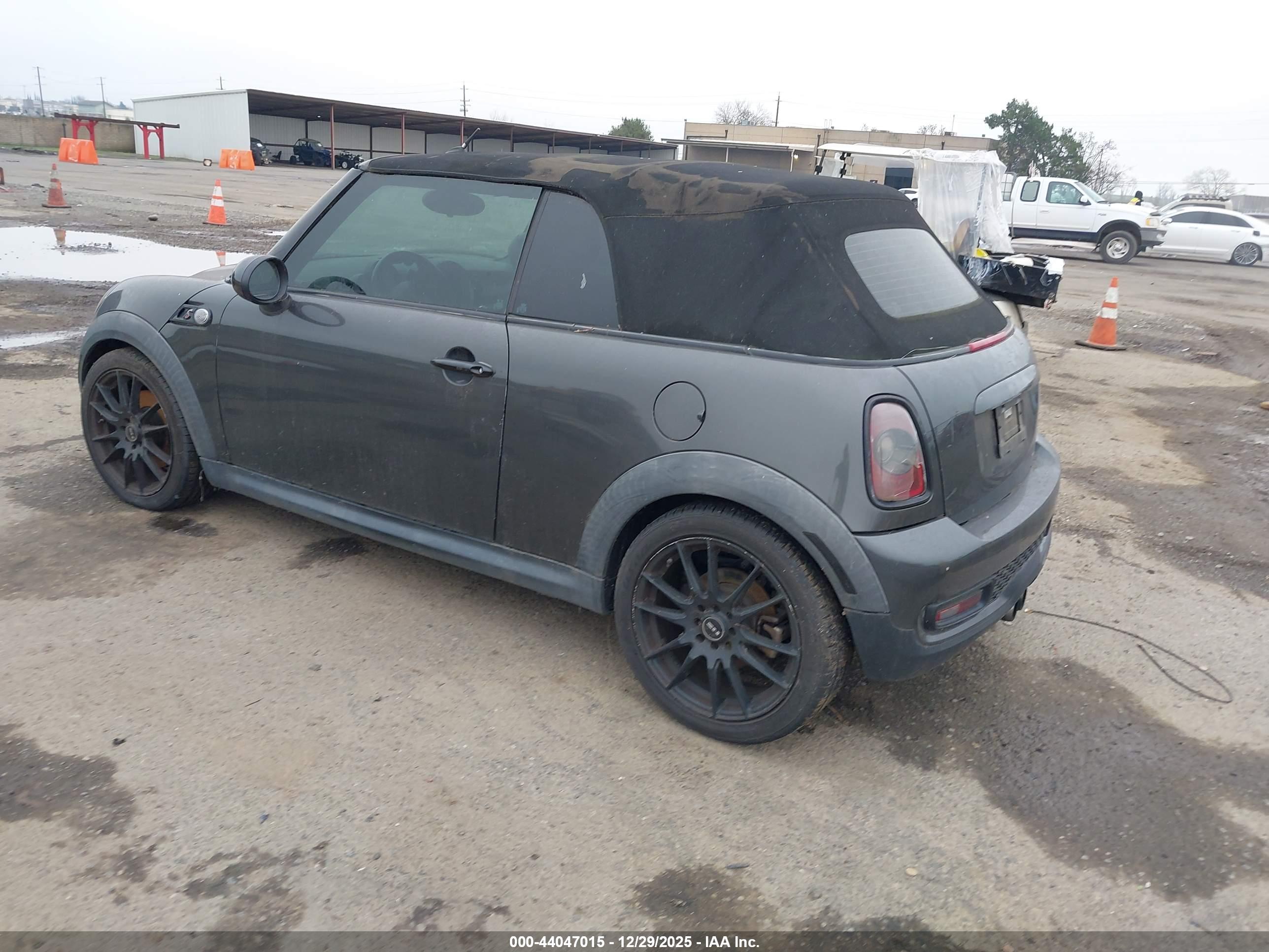 MINI COOPER image 3