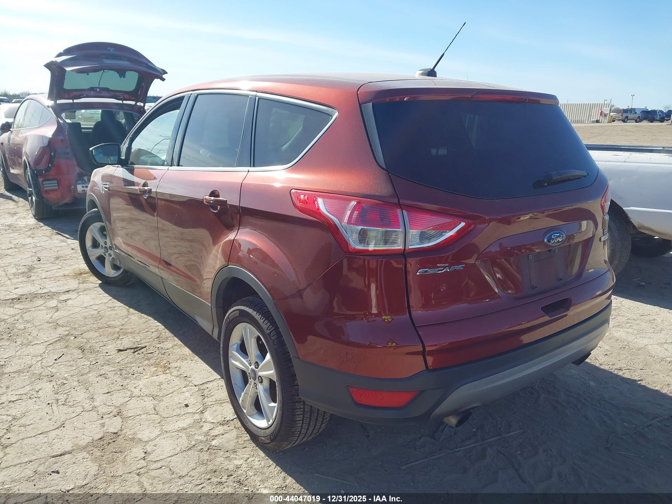 FORD ESCAPE image 3