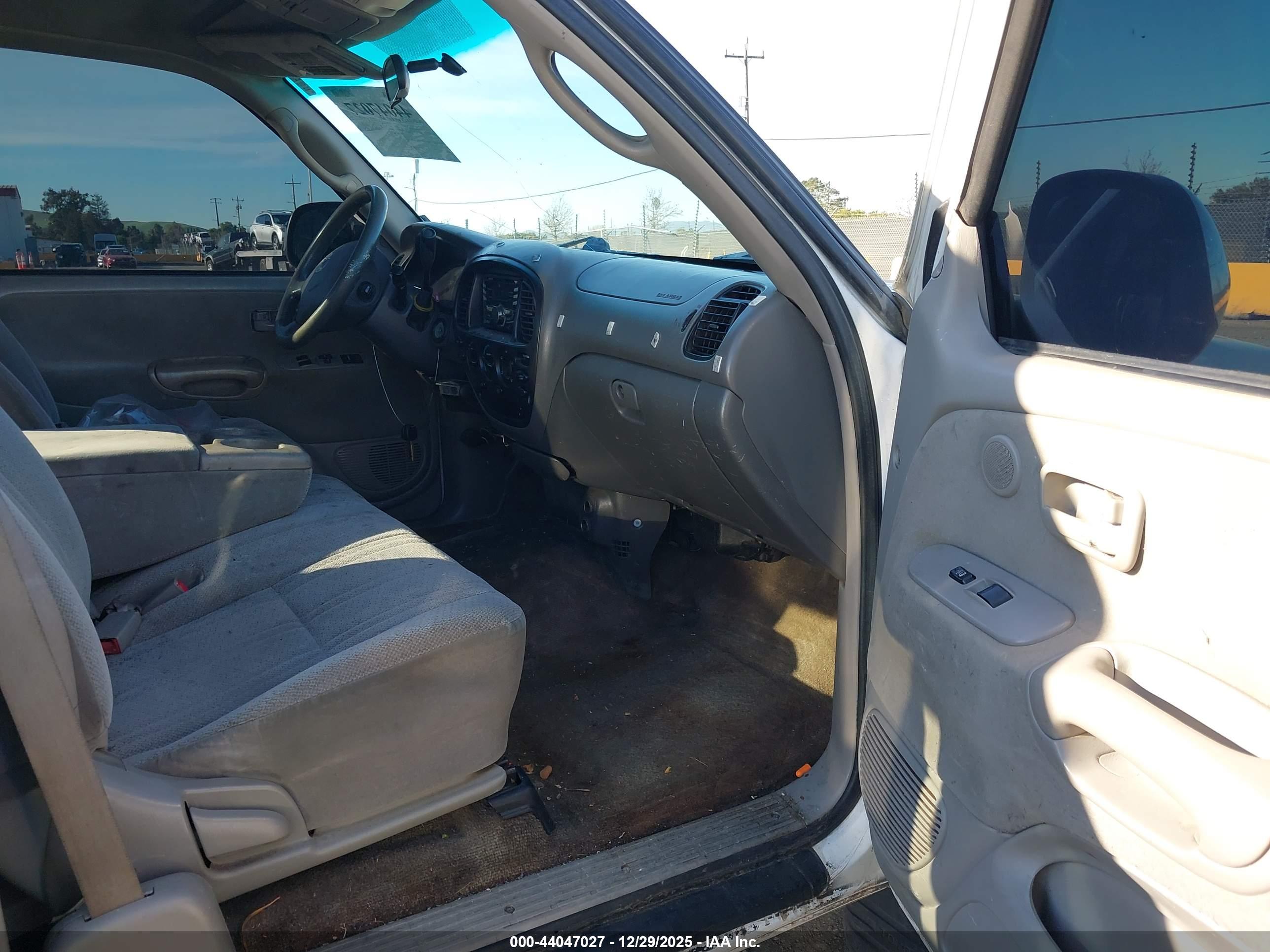 TOYOTA TUNDRA image 5