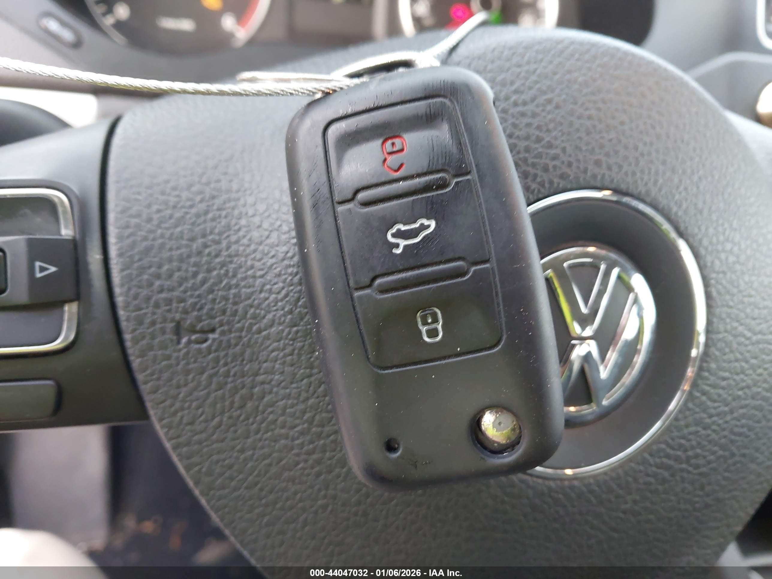 VOLKSWAGEN JETTA image 11