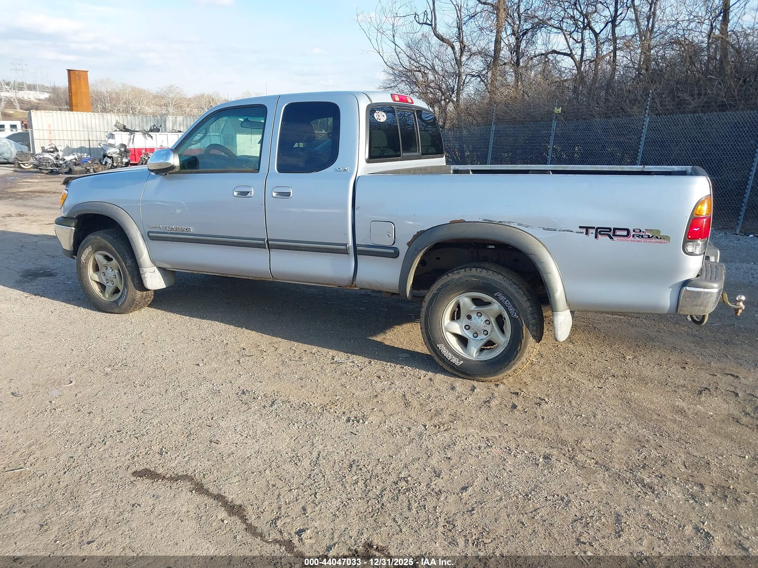 TOYOTA TUNDRA image 3