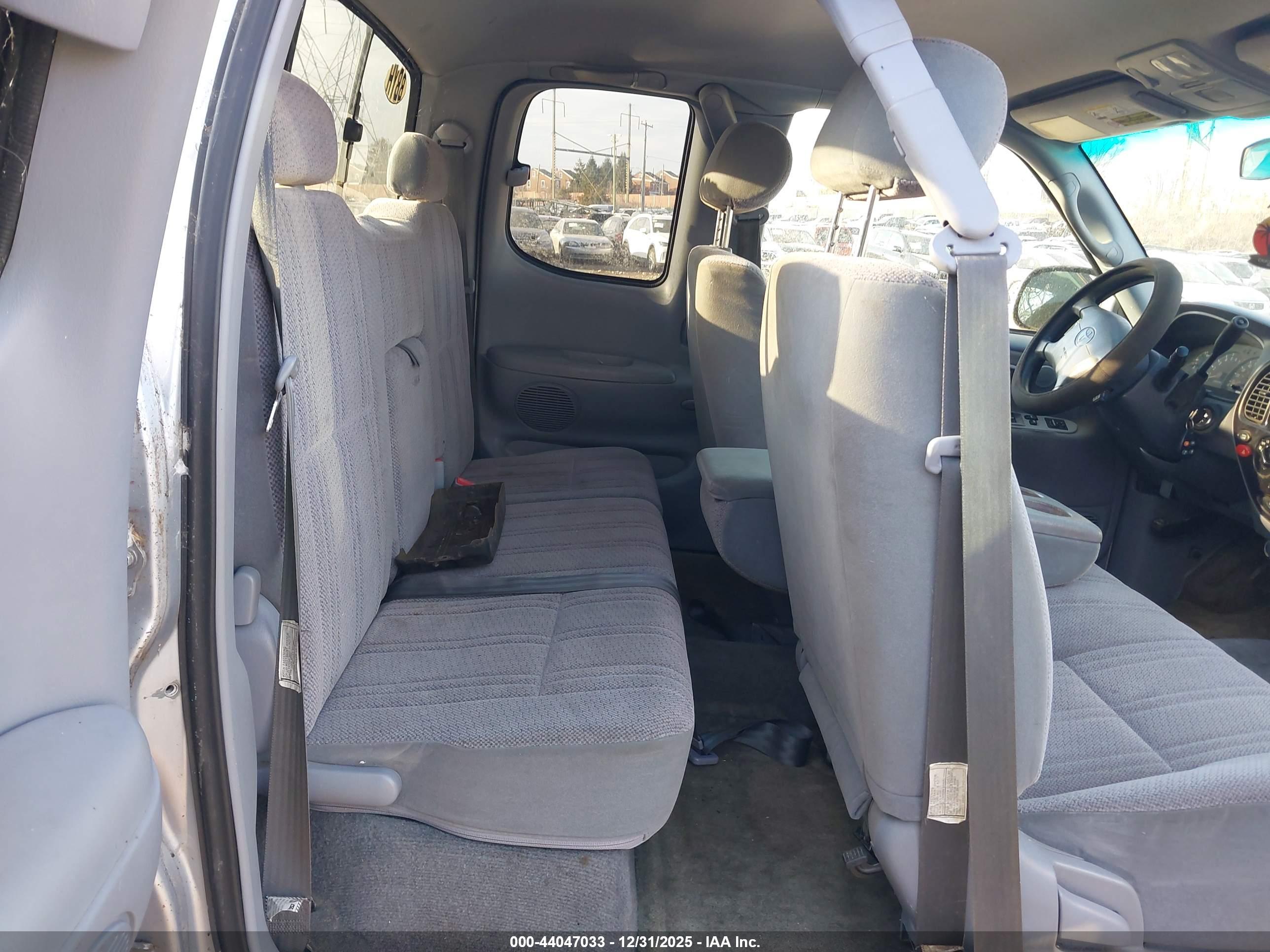 TOYOTA TUNDRA image 8