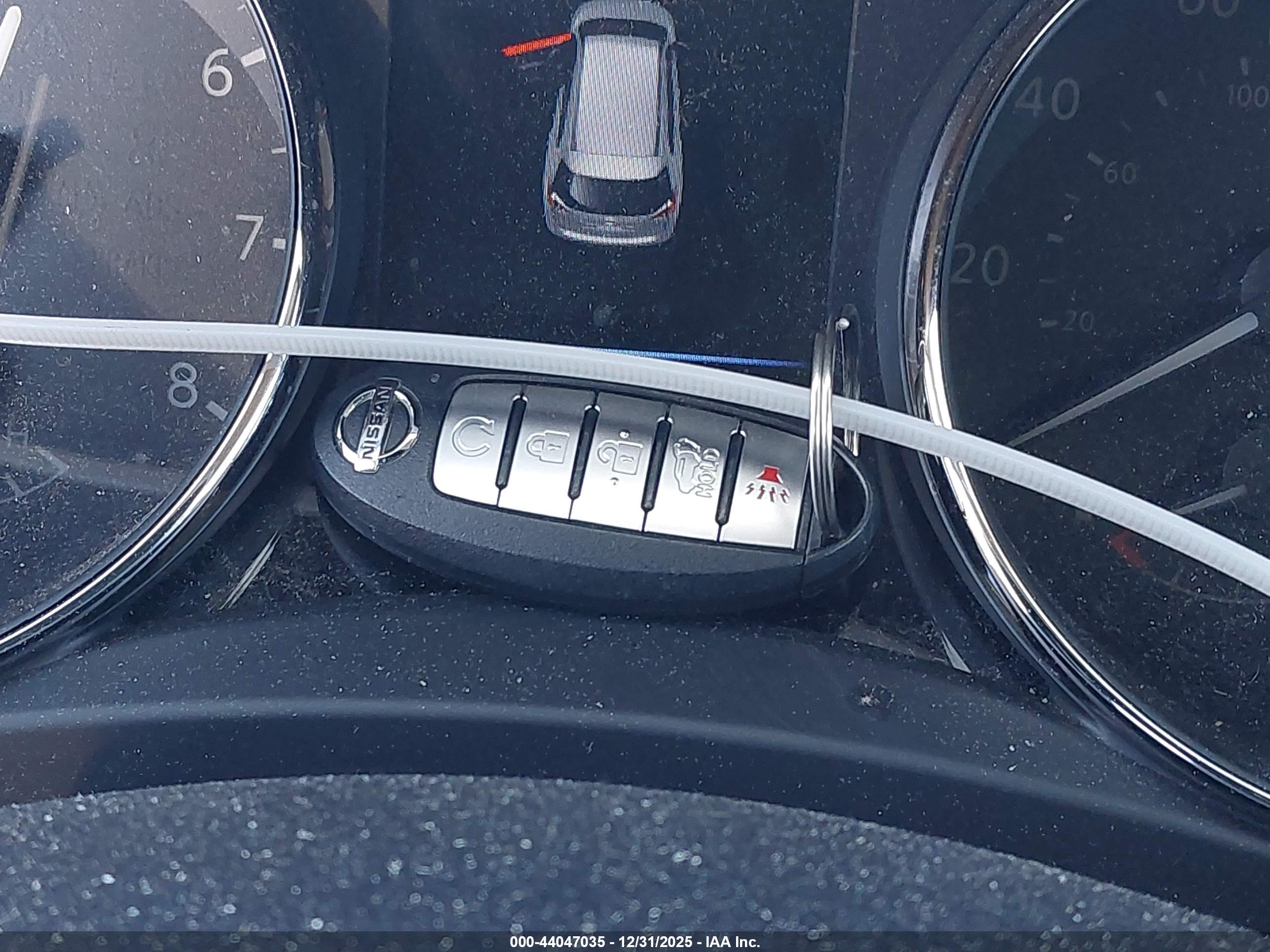 NISSAN ROGUE image 11