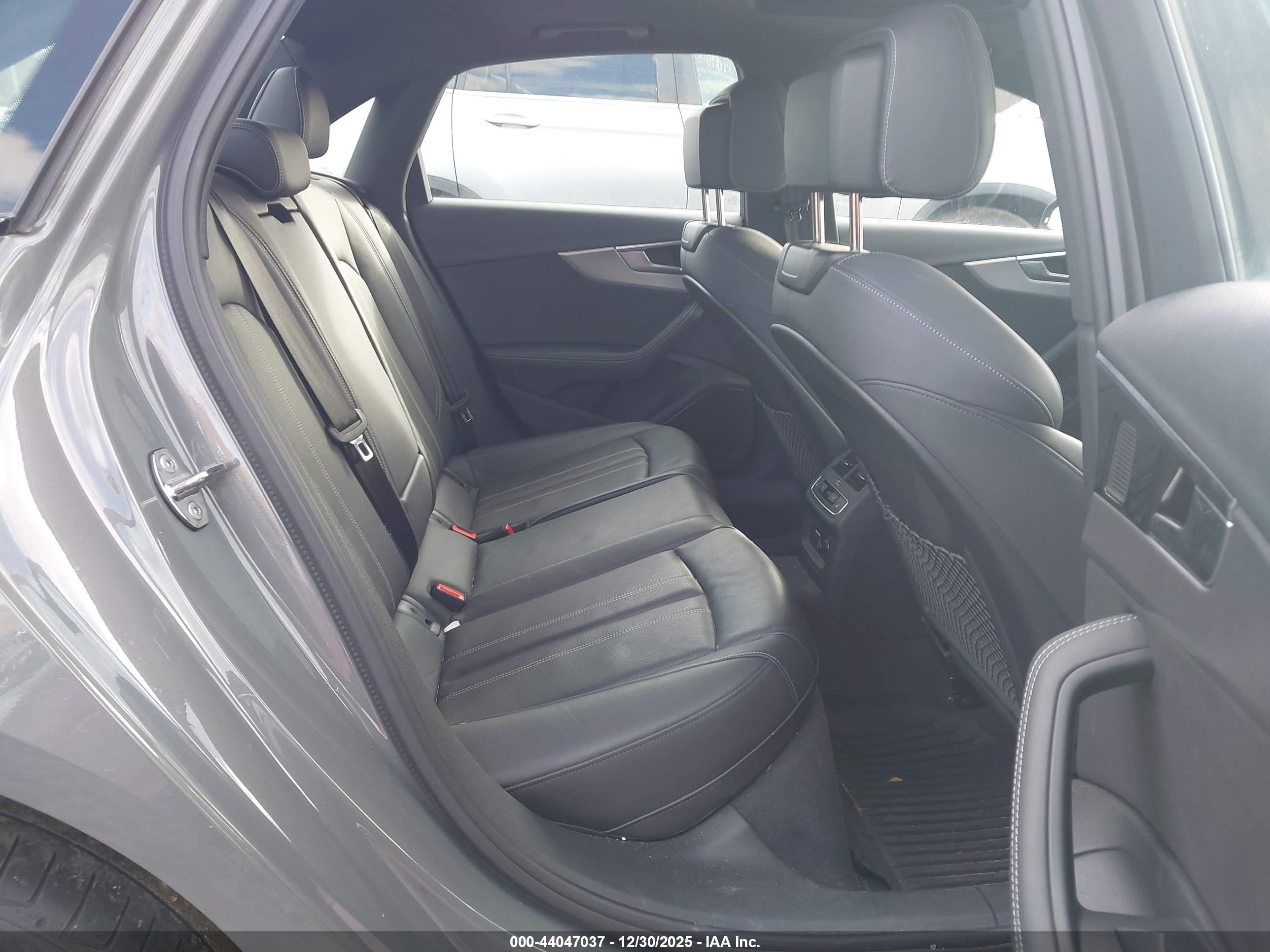 AUDI A4 image 8