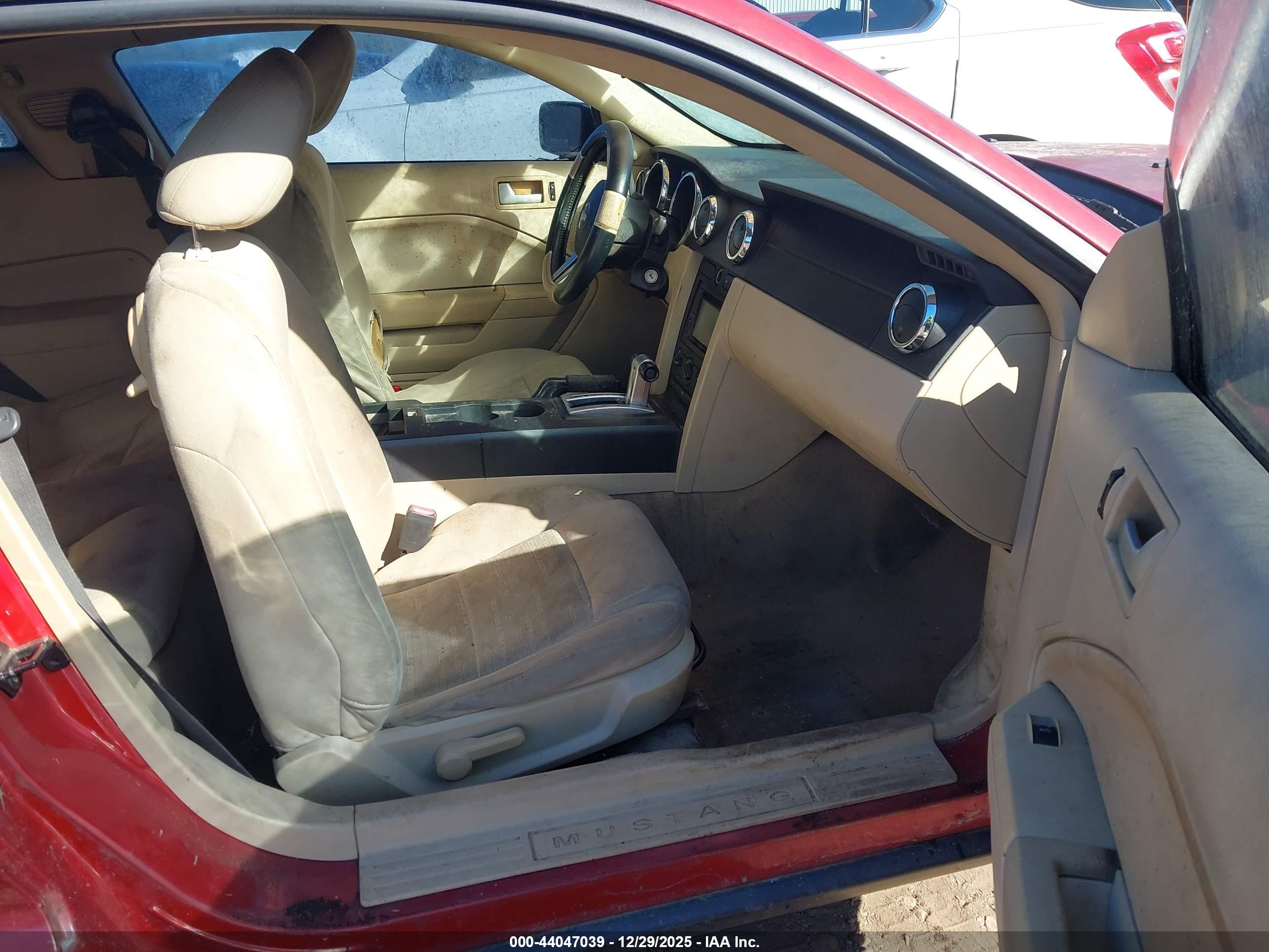 FORD MUSTANG image 5