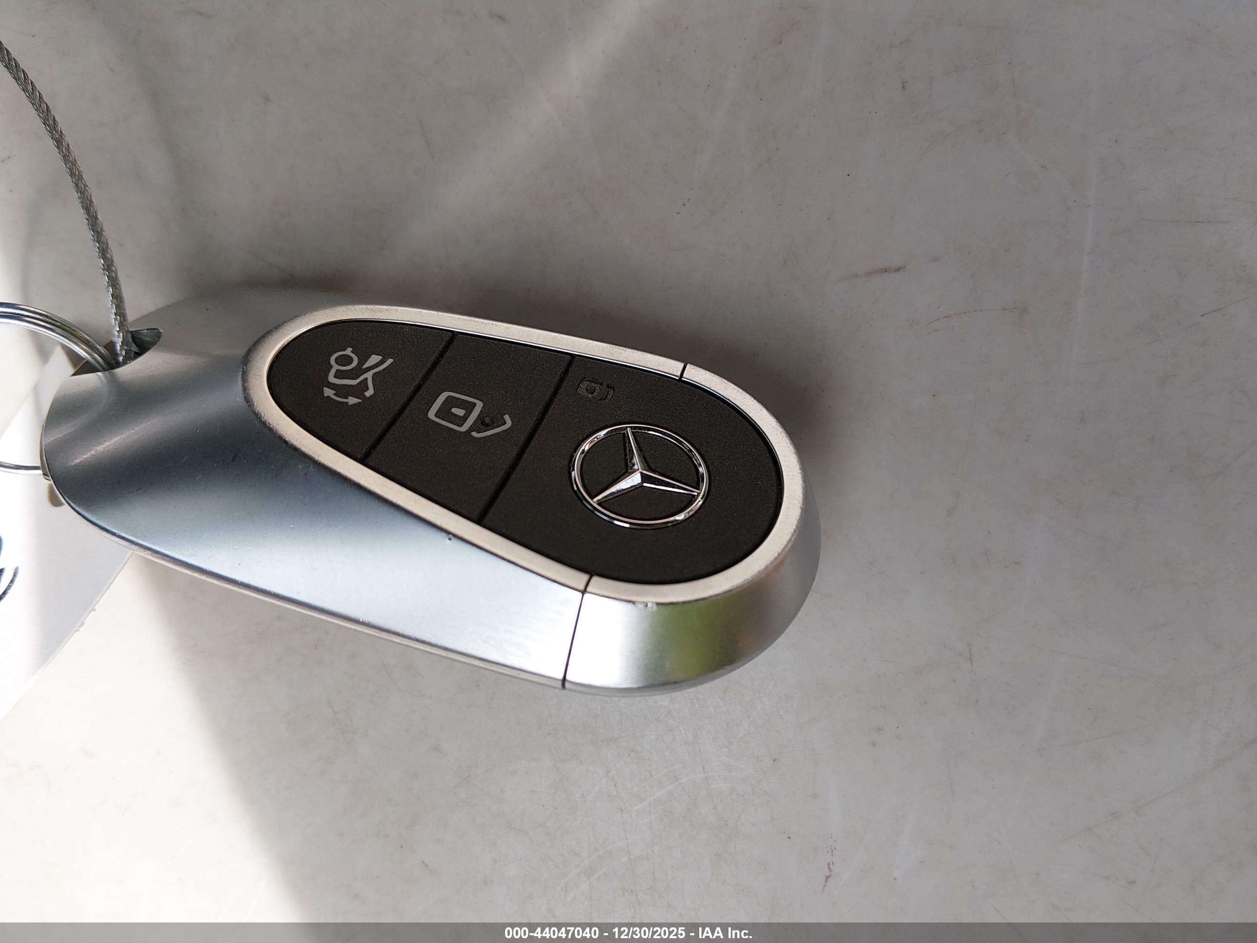 MERCEDES-BENZ GLC image 11
