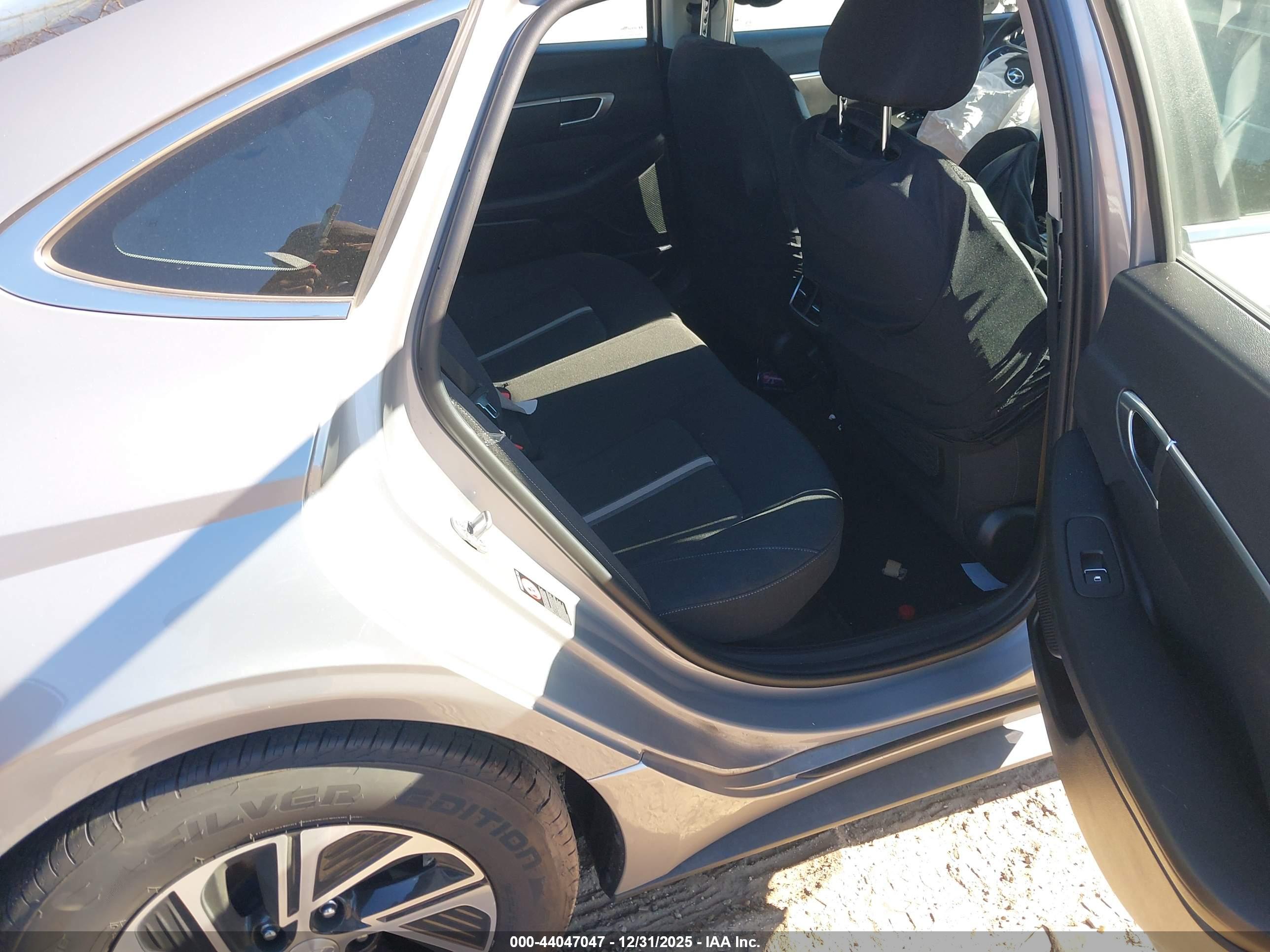 HYUNDAI SONATA image 8