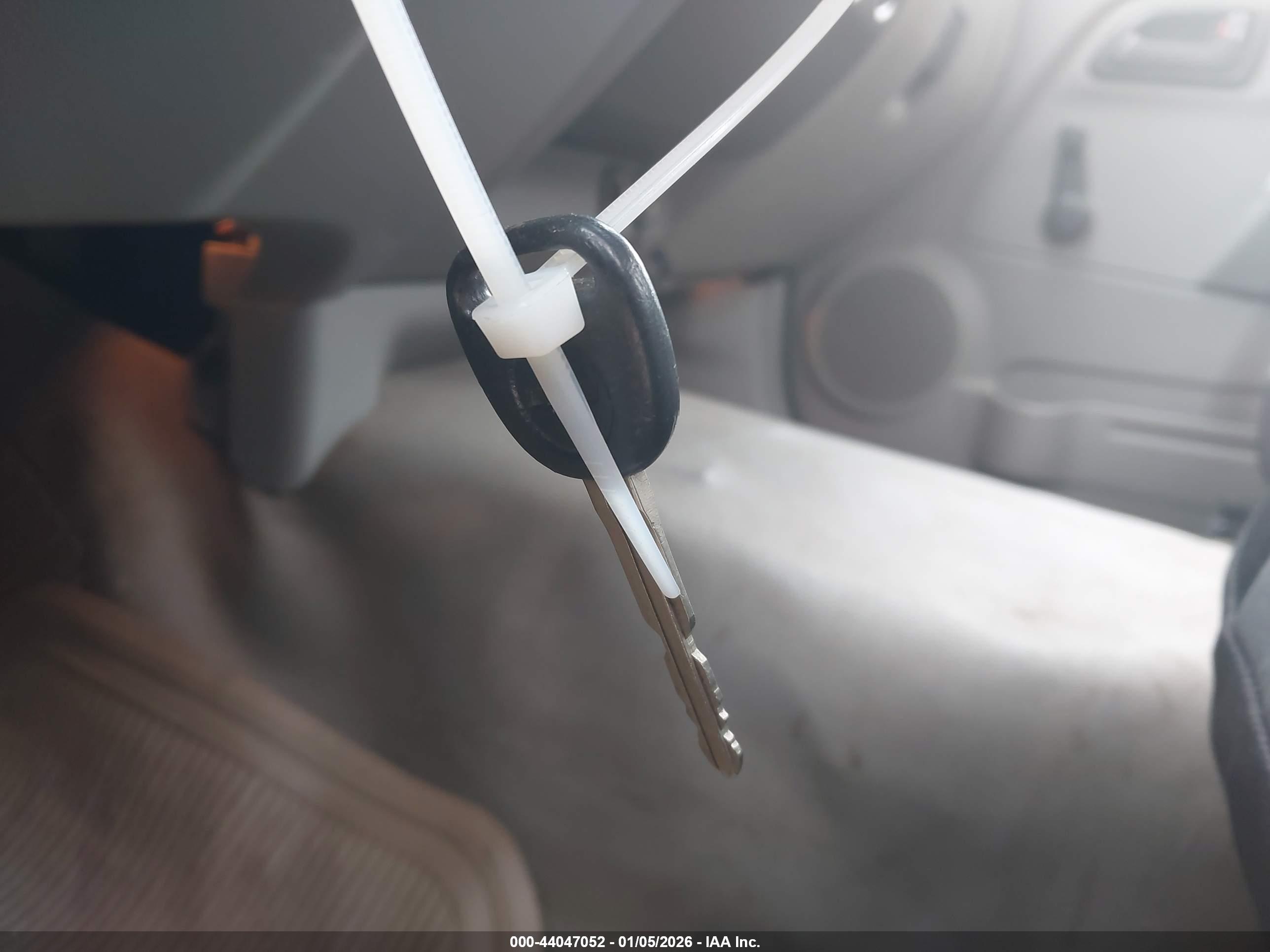 CHEVROLET COLORADO image 11