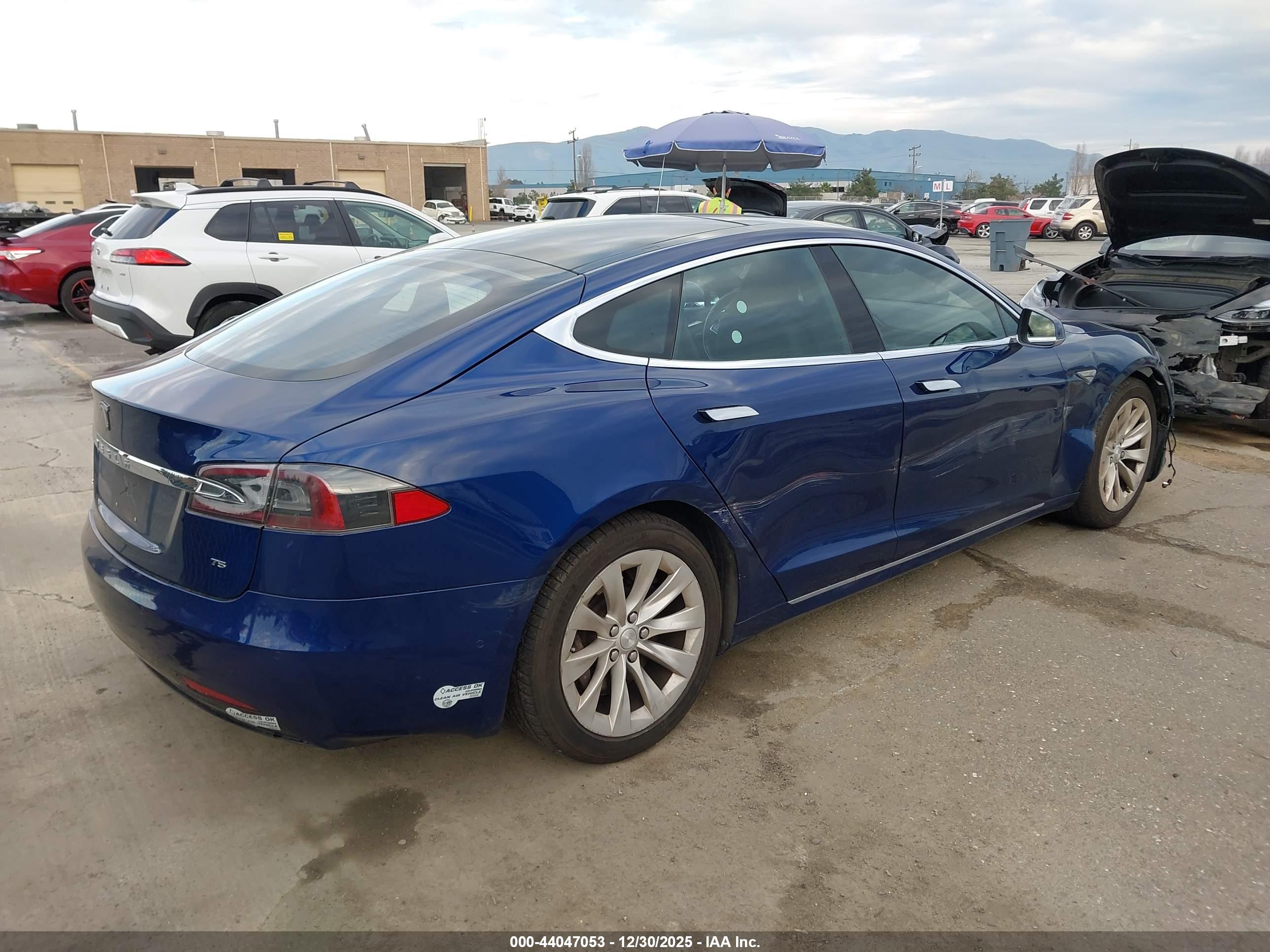 TESLA MODEL image 4