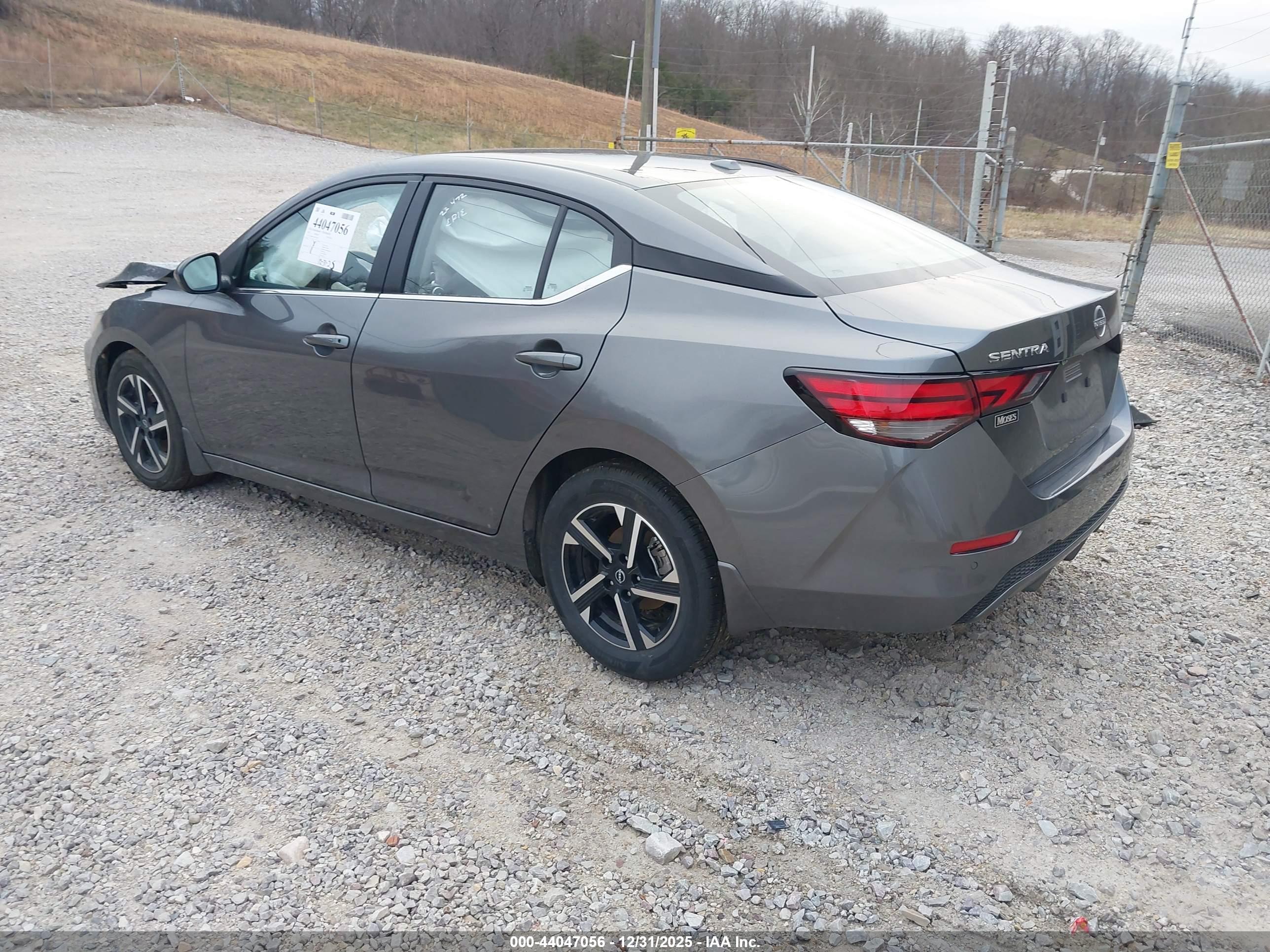 NISSAN SENTRA image 3