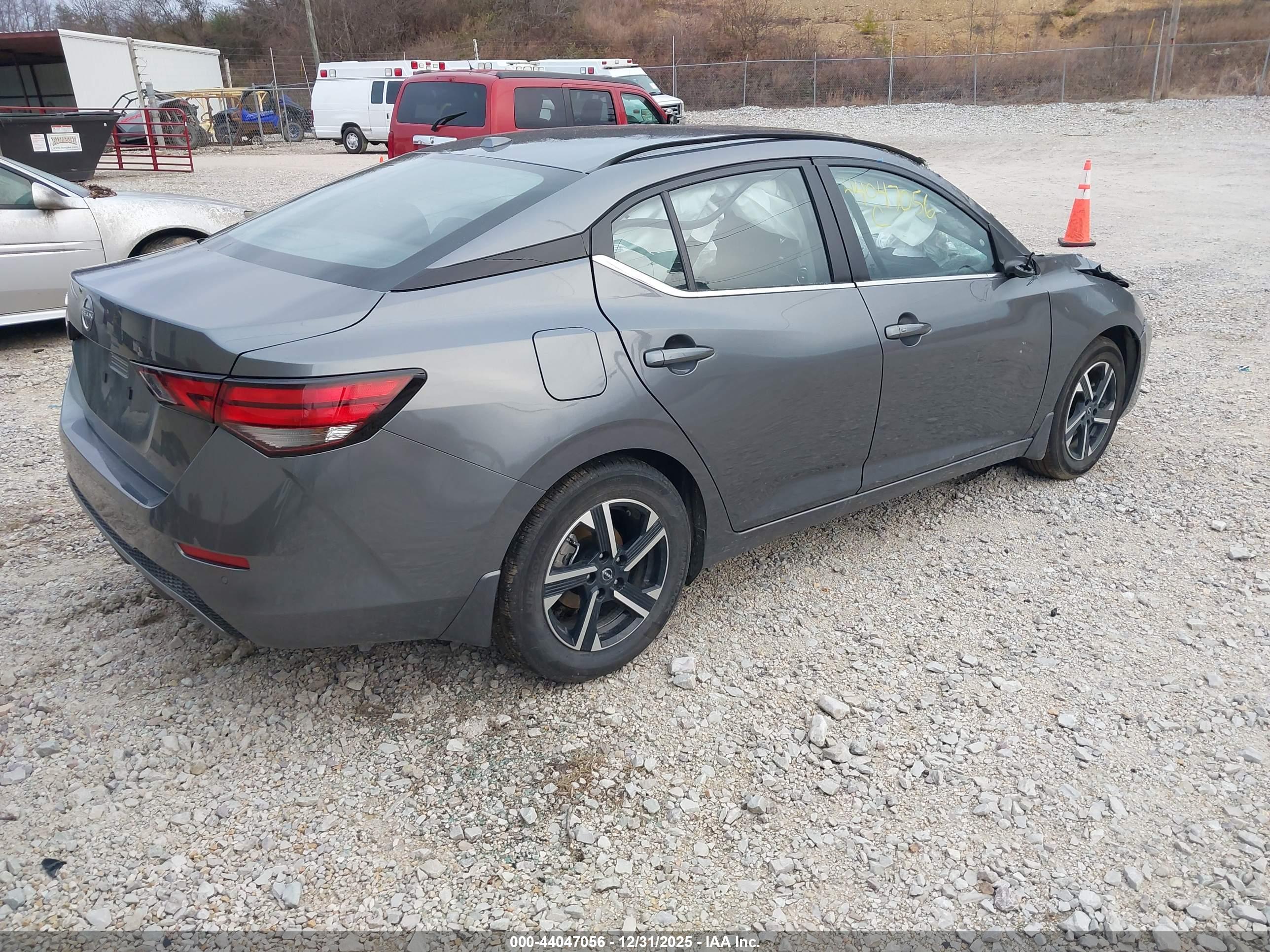 NISSAN SENTRA image 4