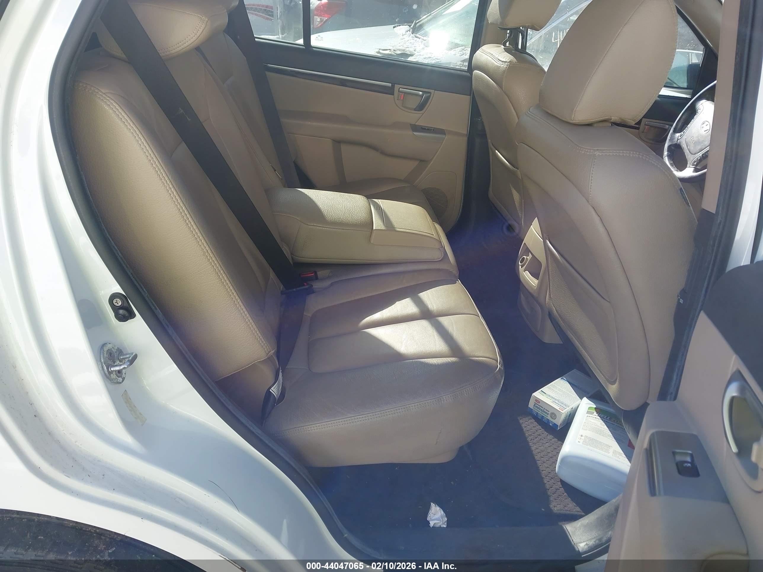 HYUNDAI SANTA image 8