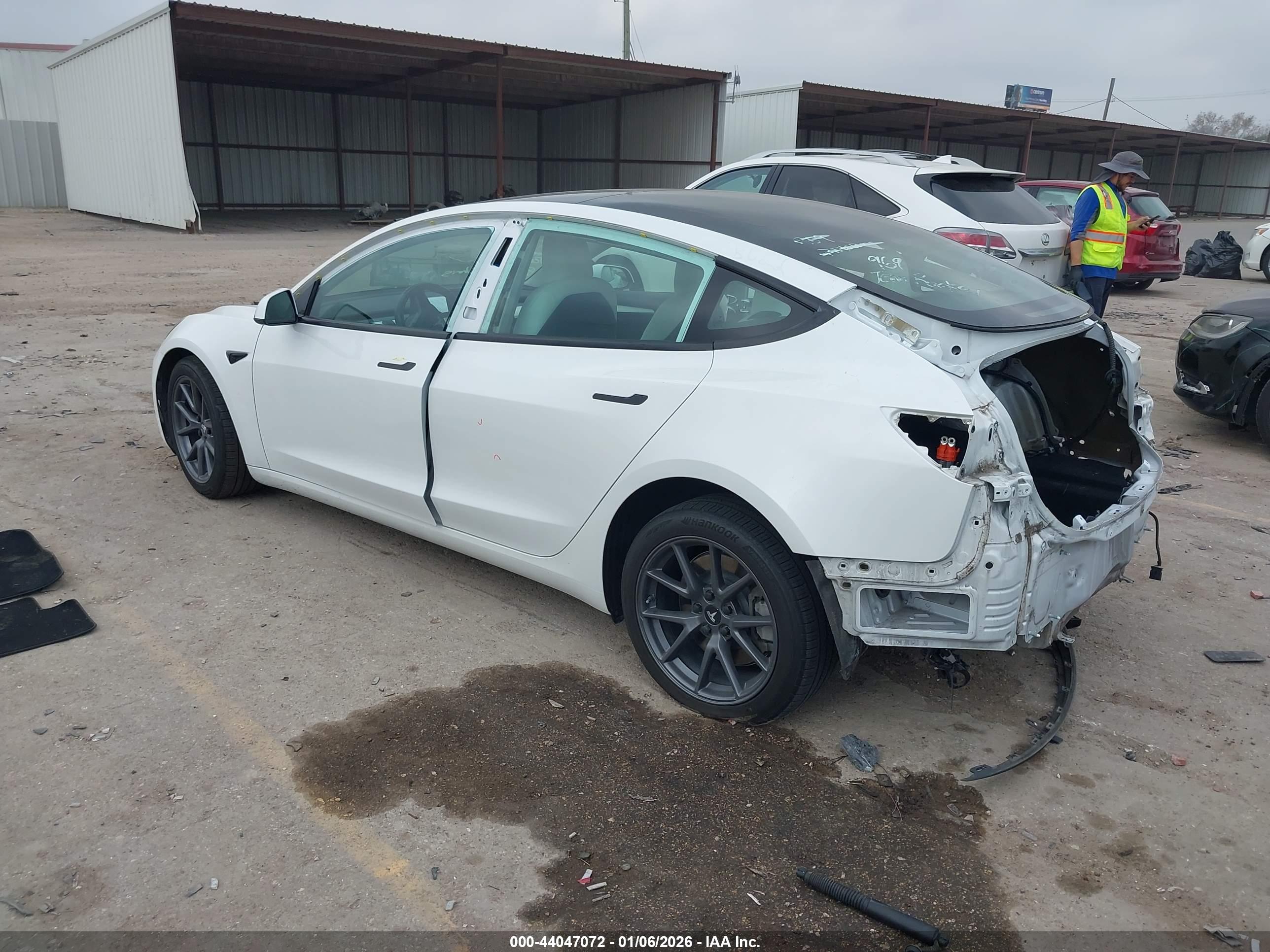 TESLA MODEL image 3