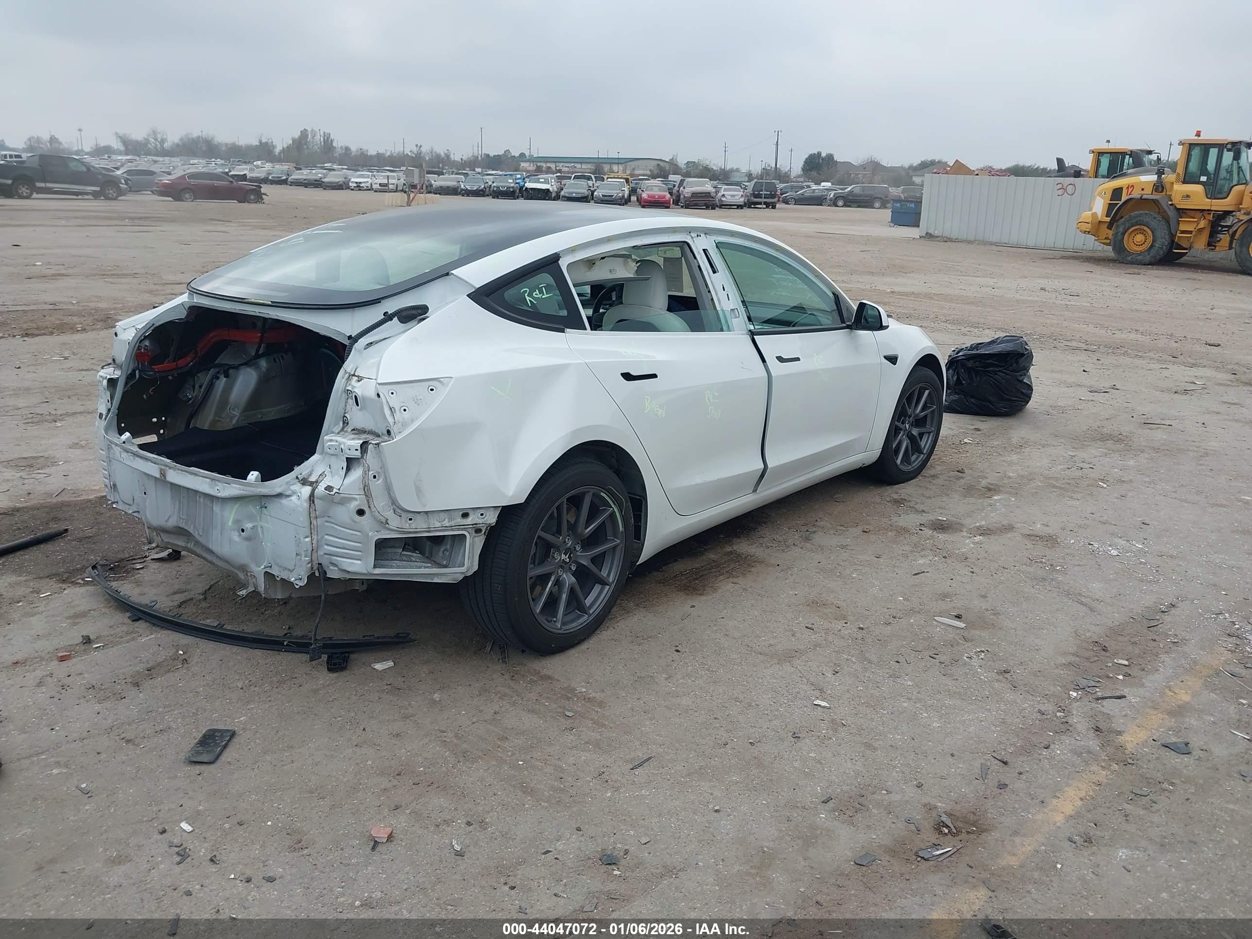 TESLA MODEL image 4