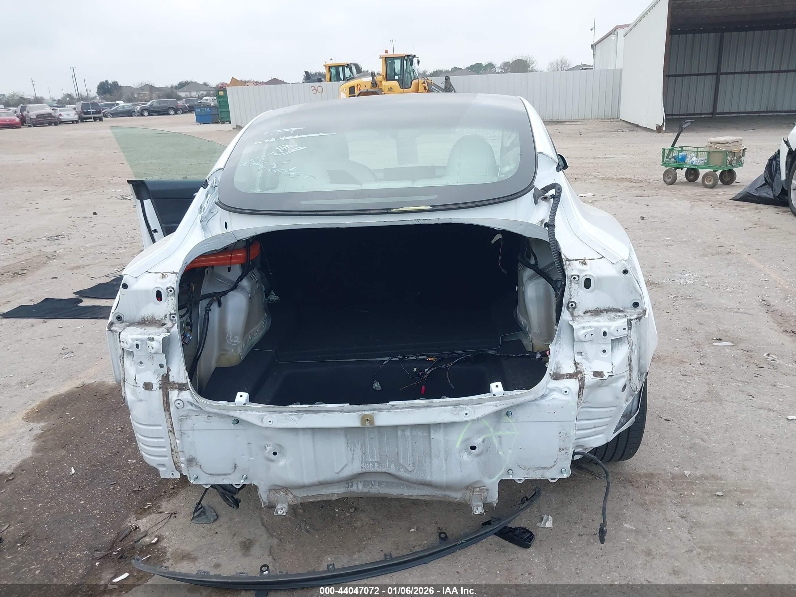 TESLA MODEL image 6