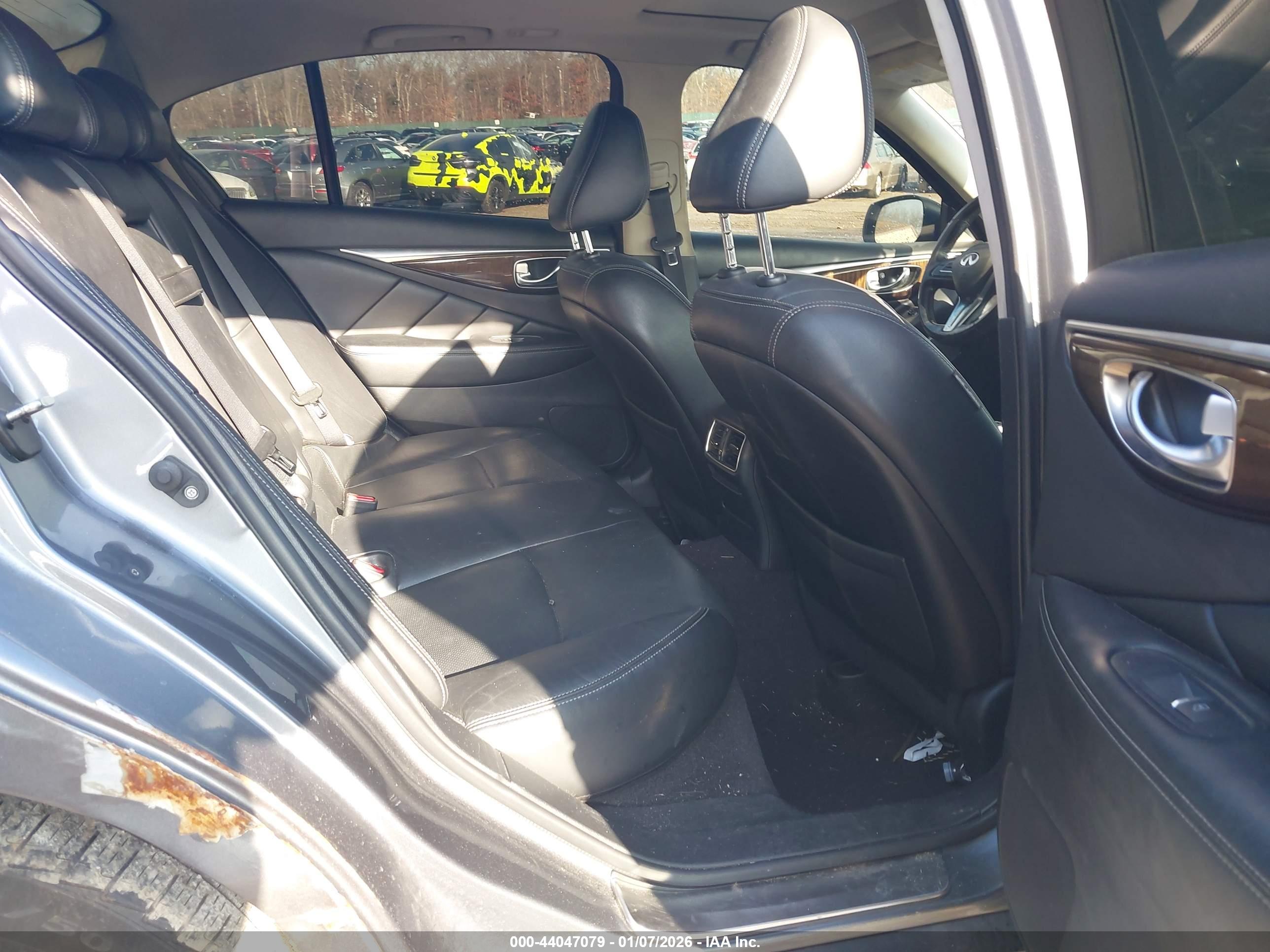 INFINITI Q50 image 8