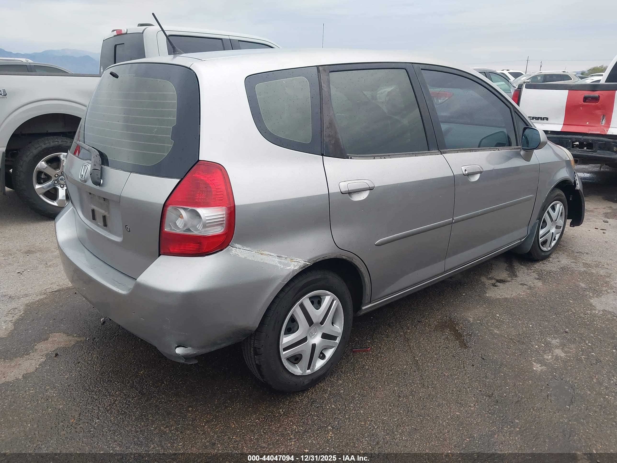 HONDA FIT image 4