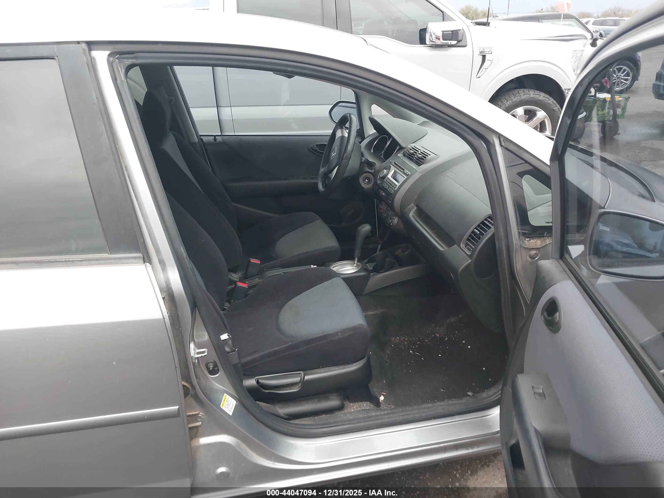 HONDA FIT image 5