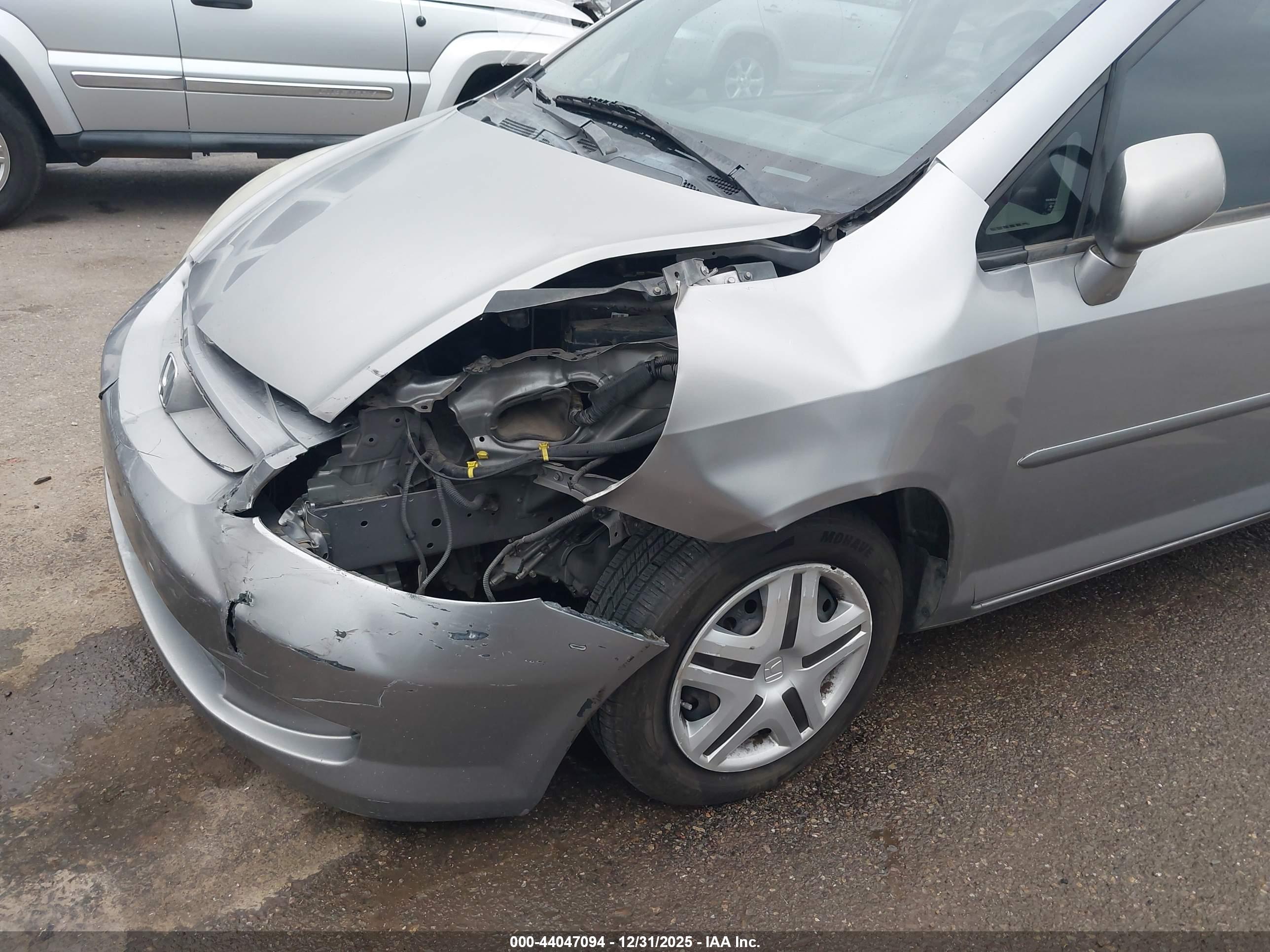 HONDA FIT image 6