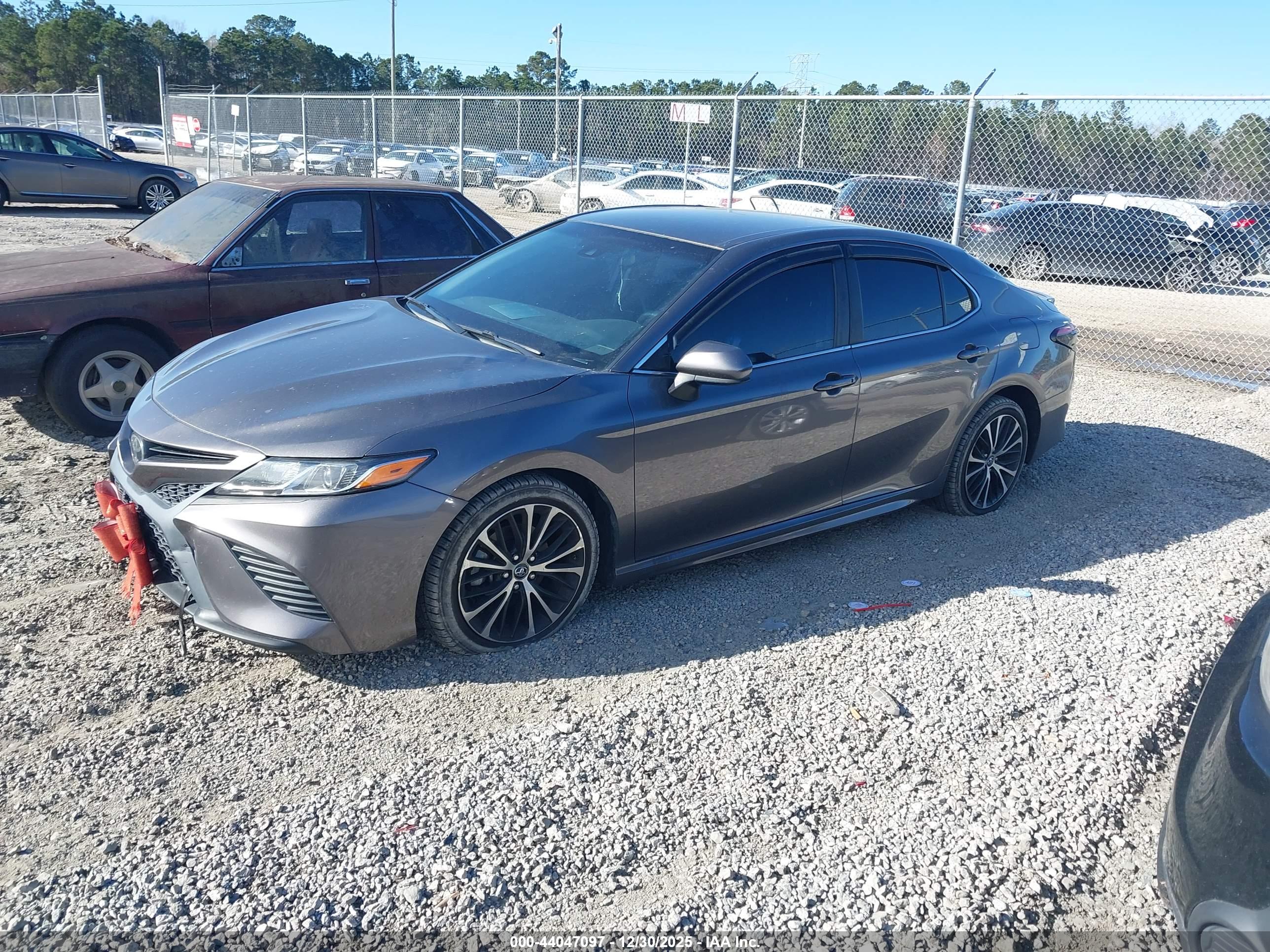 TOYOTA CAMRY image 2