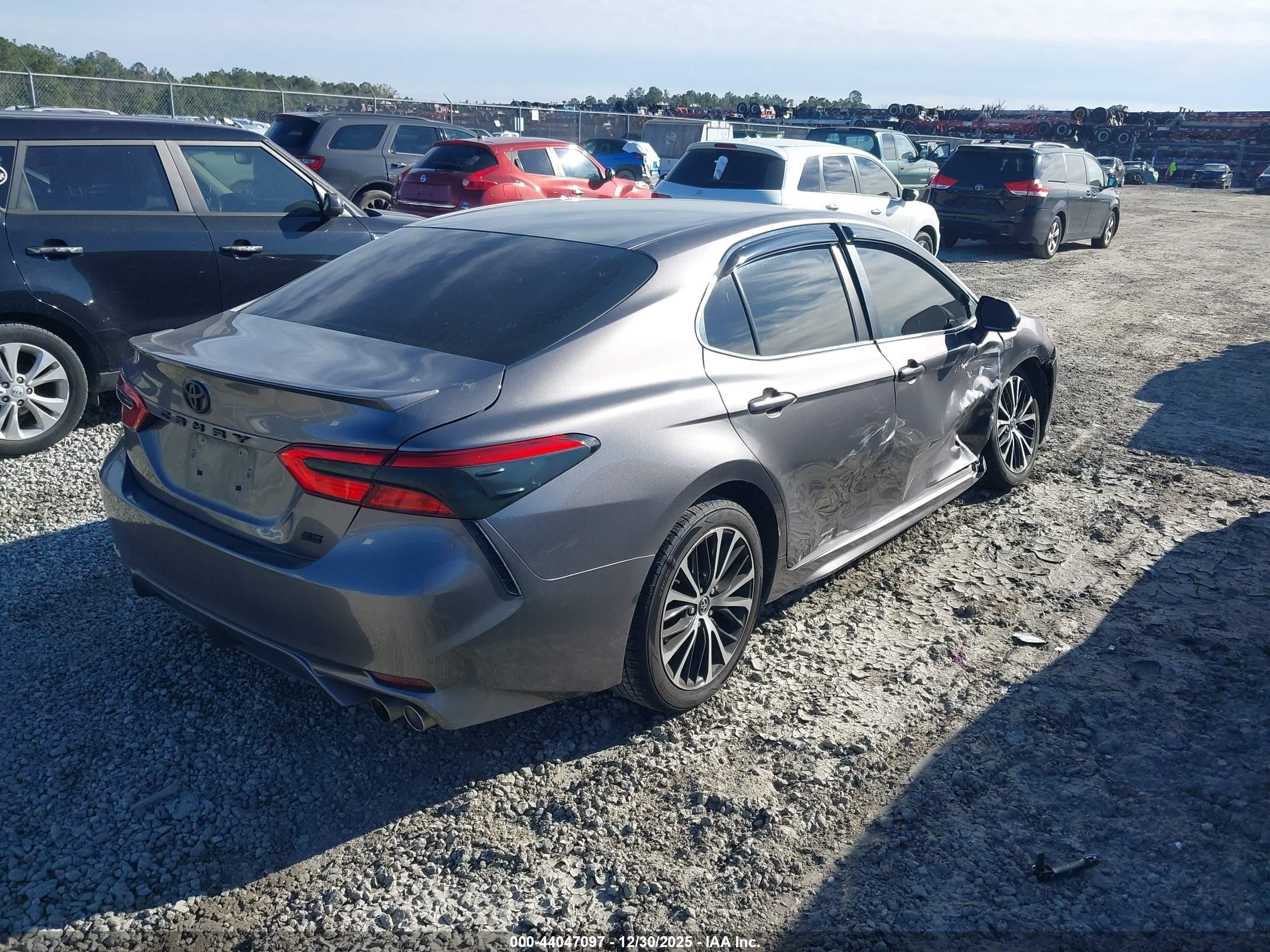 TOYOTA CAMRY image 4