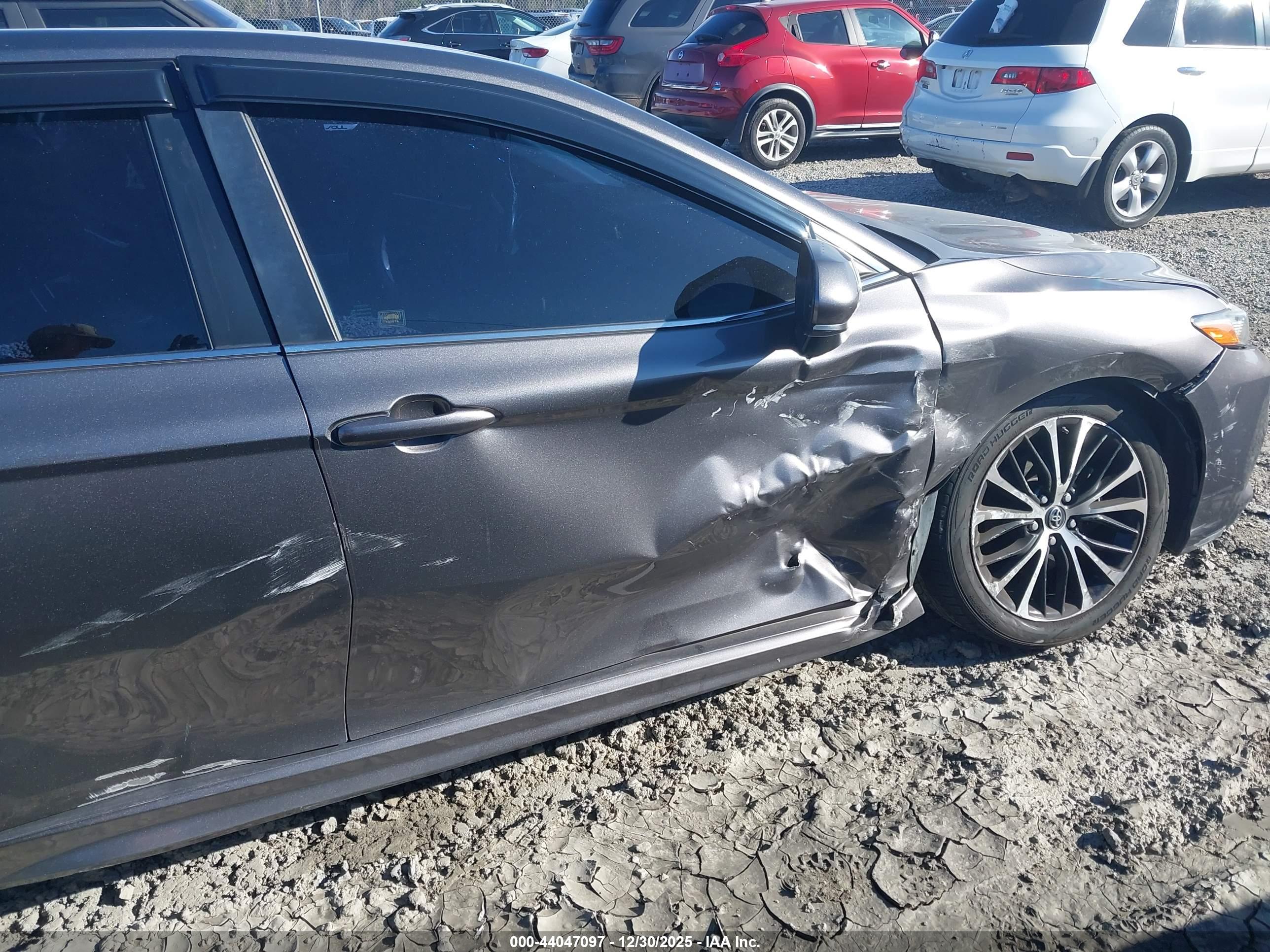 TOYOTA CAMRY image 6