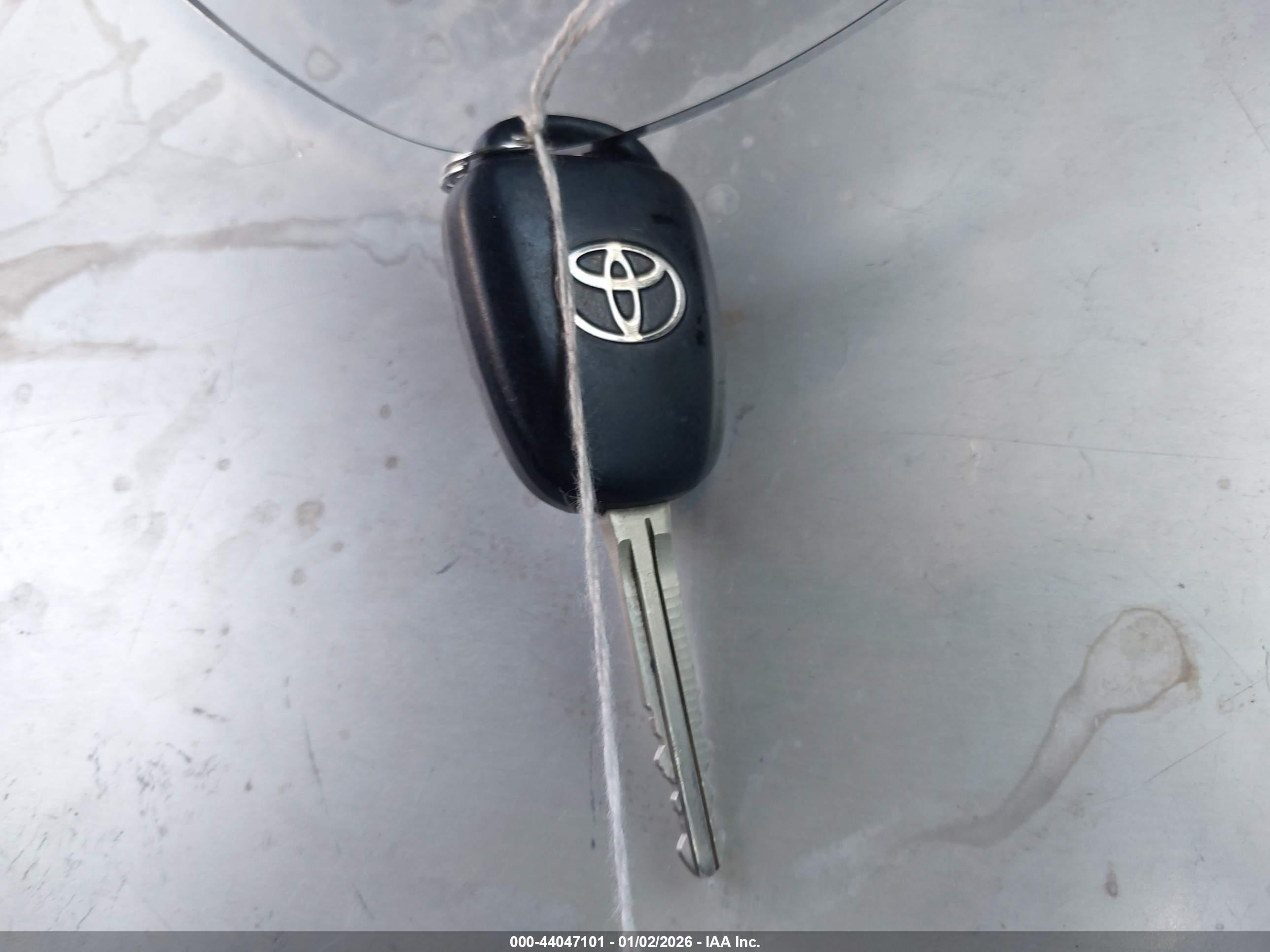TOYOTA COROLLA image 11