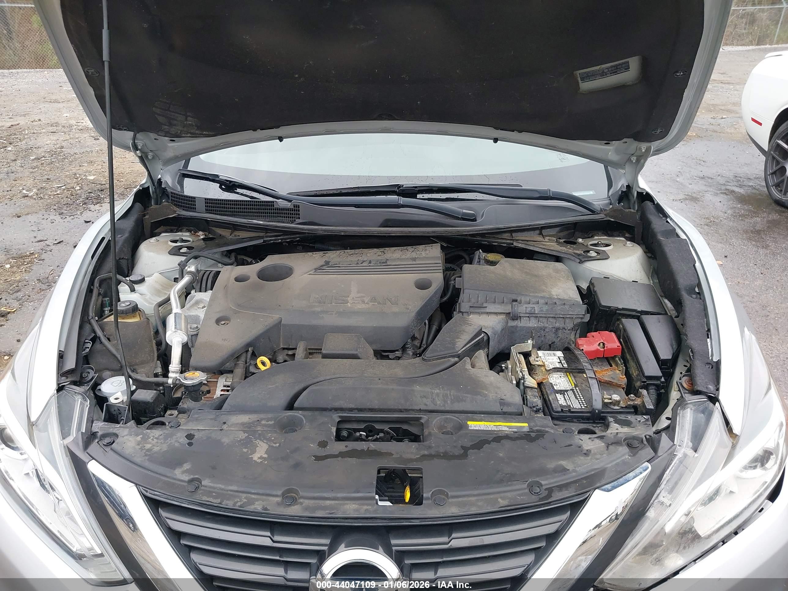 NISSAN ALTIMA image 10