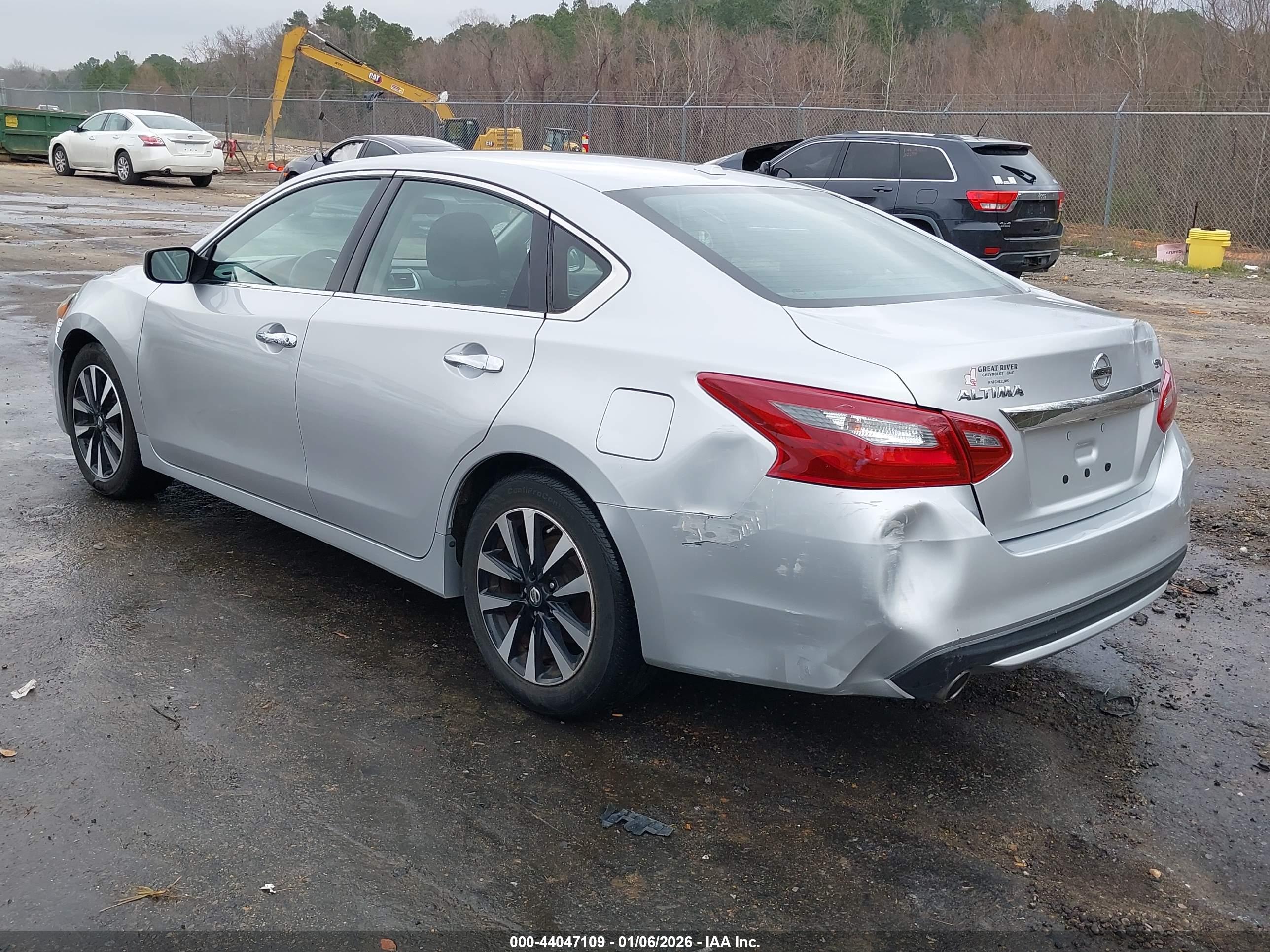 NISSAN ALTIMA image 3