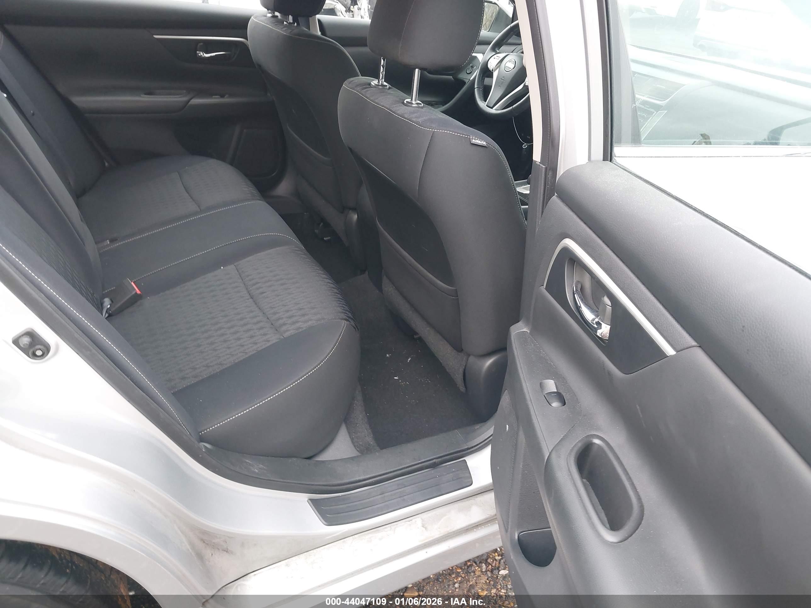 NISSAN ALTIMA image 8