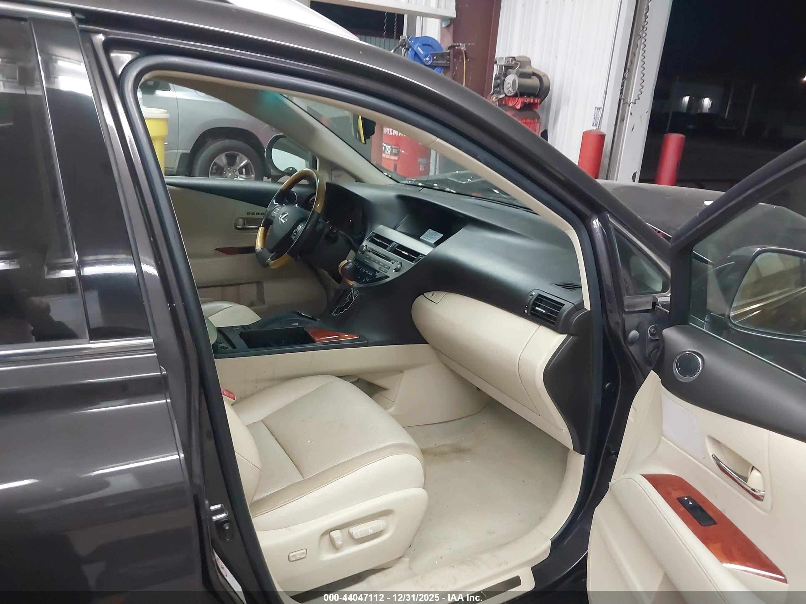 LEXUS RX image 5