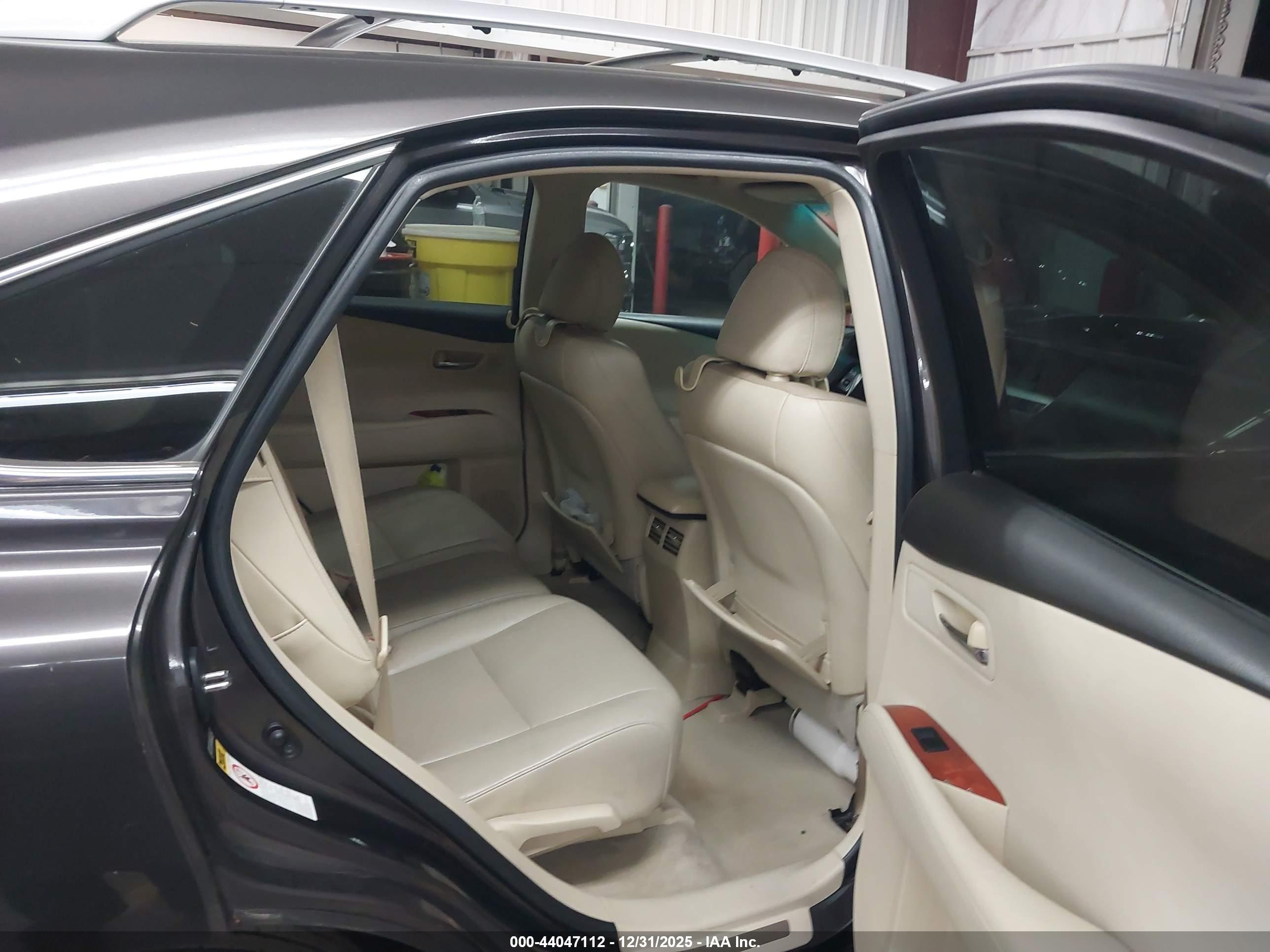 LEXUS RX image 8