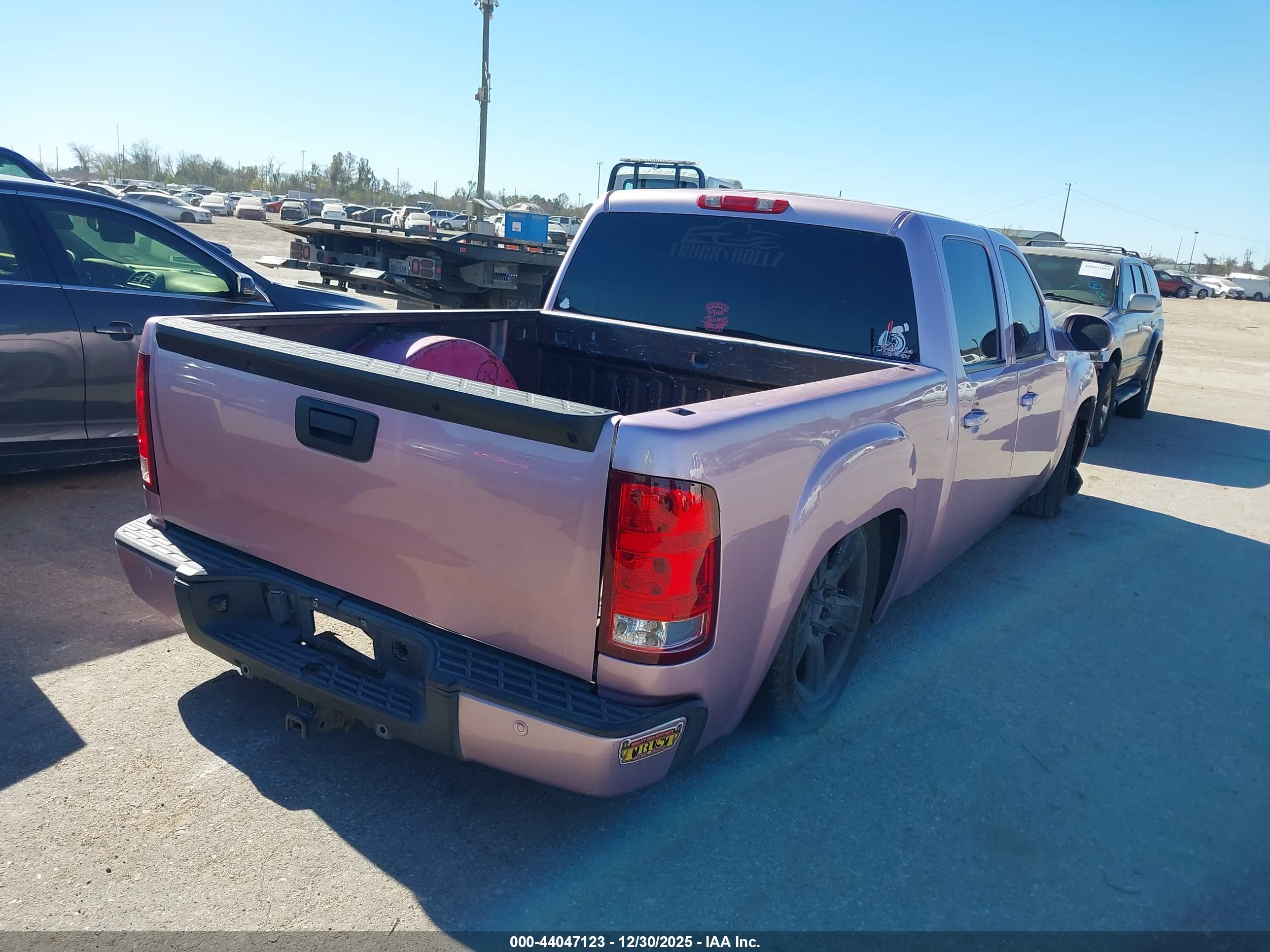 GMC SIERRA image 4