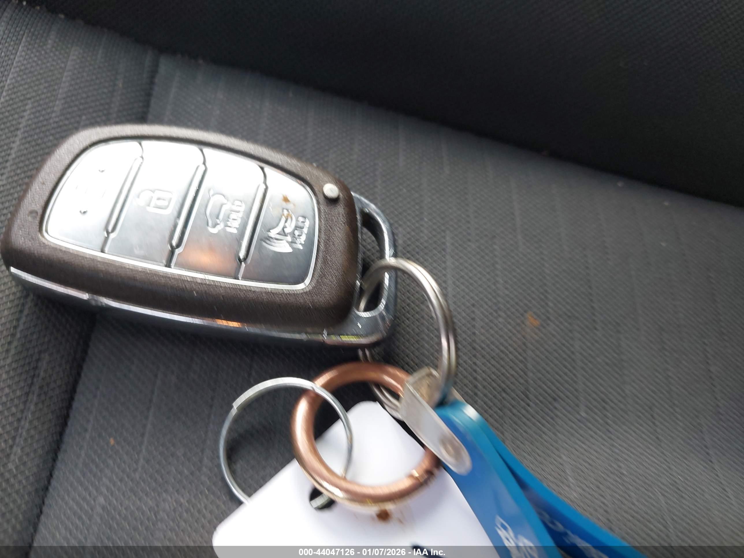 HYUNDAI TUCSON image 11