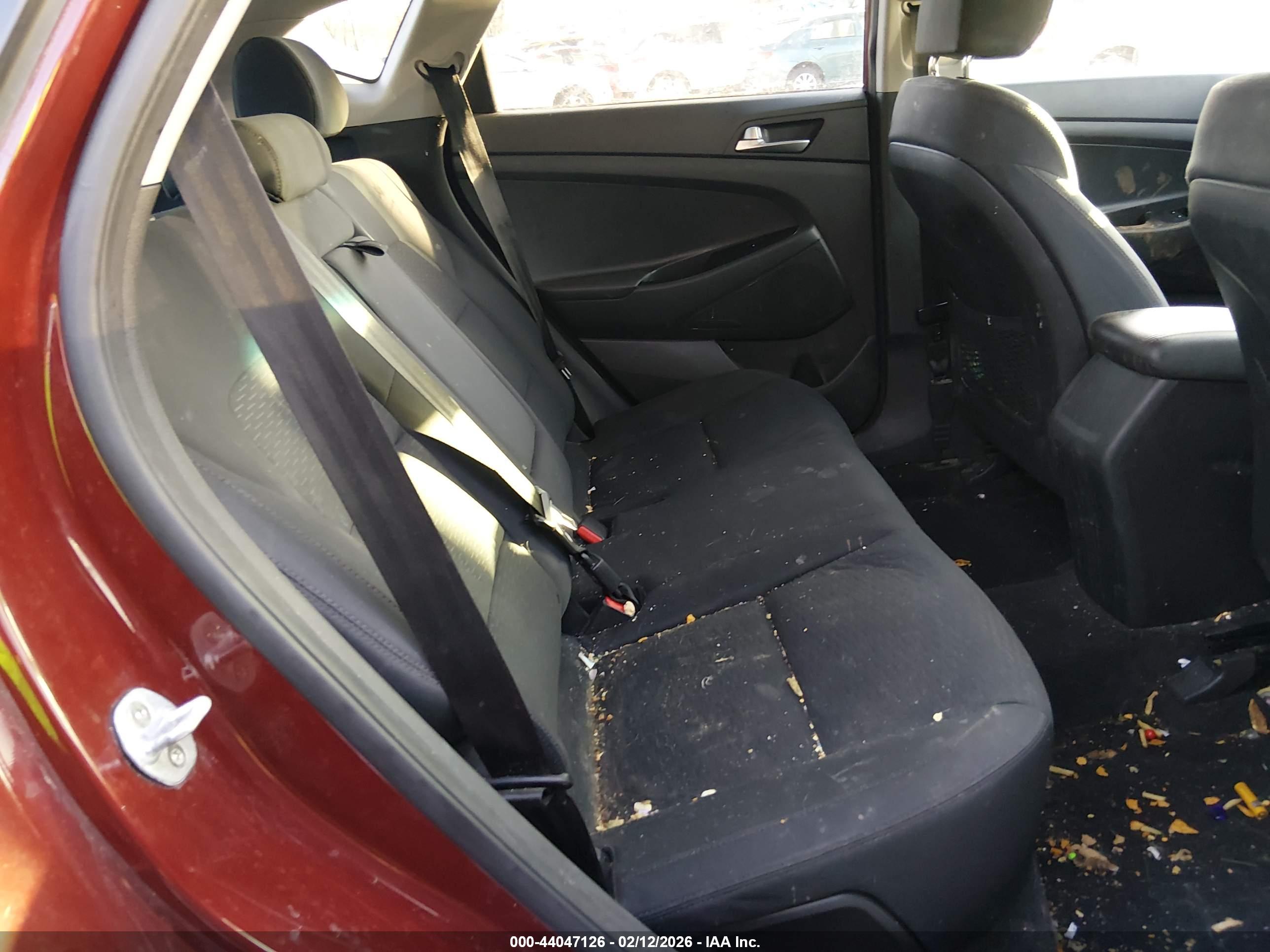 HYUNDAI TUCSON image 8