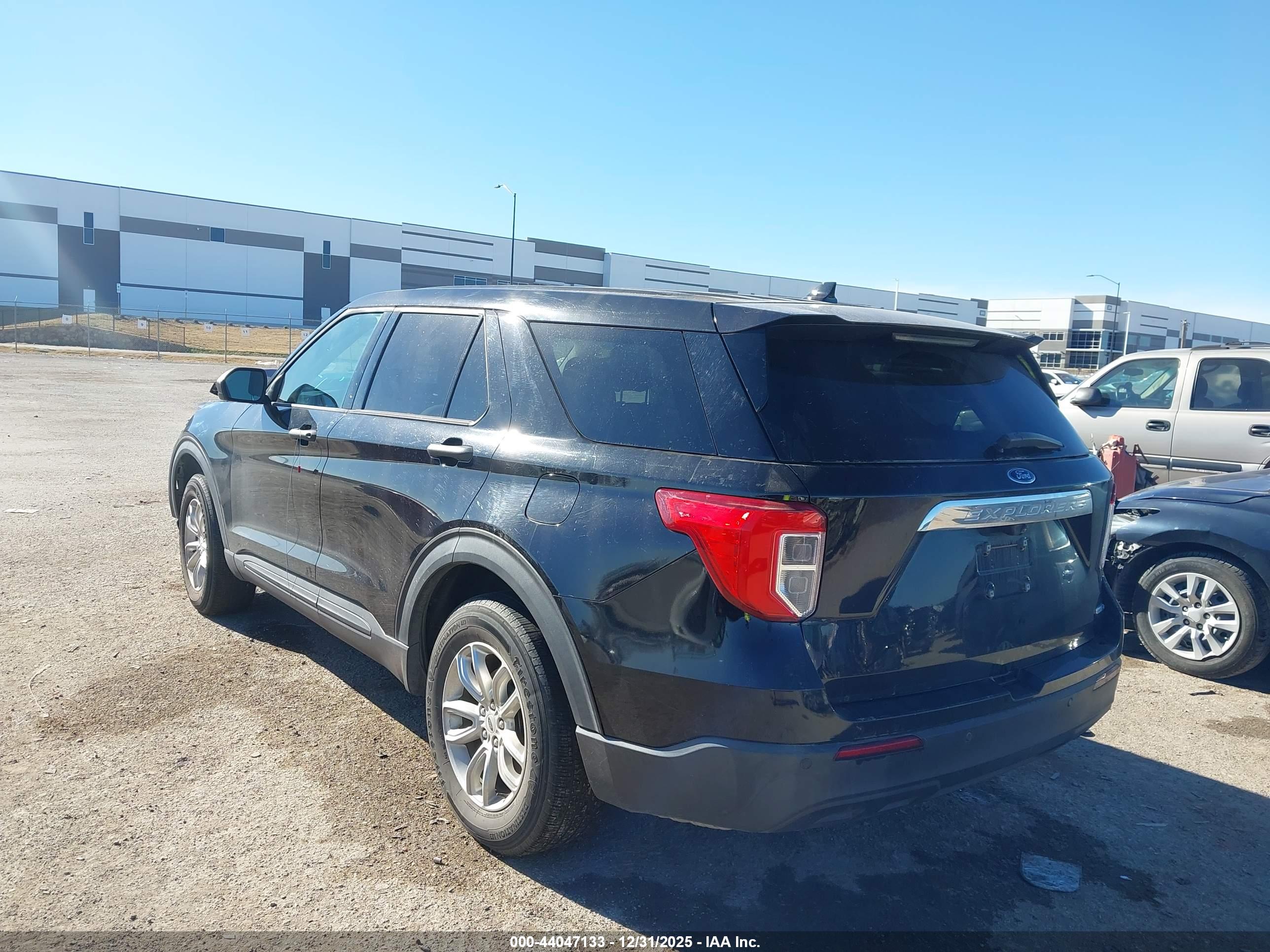 FORD EXPLORER image 3