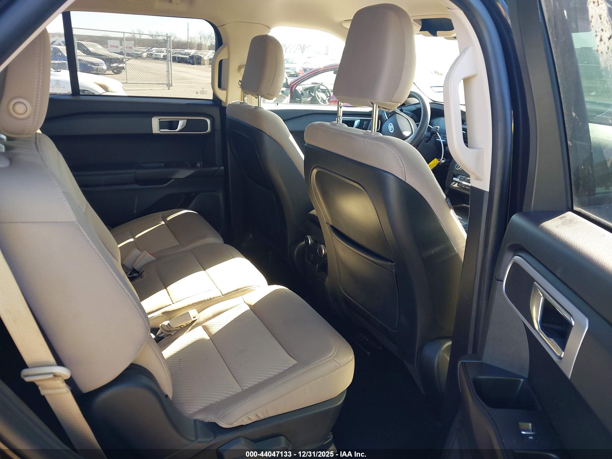 FORD EXPLORER image 8