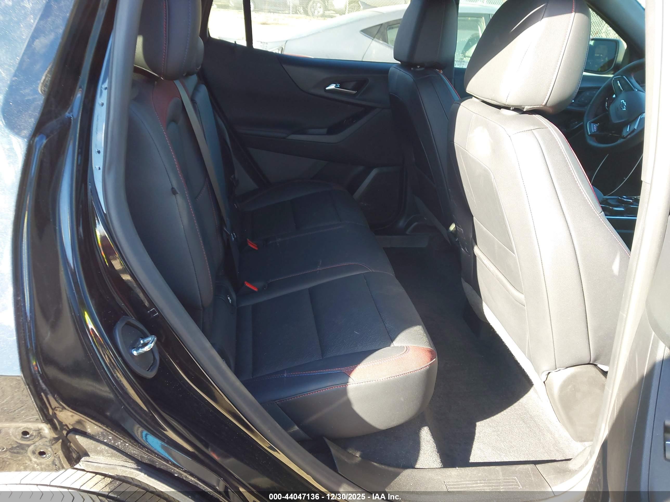 CHEVROLET EQUINOX image 8