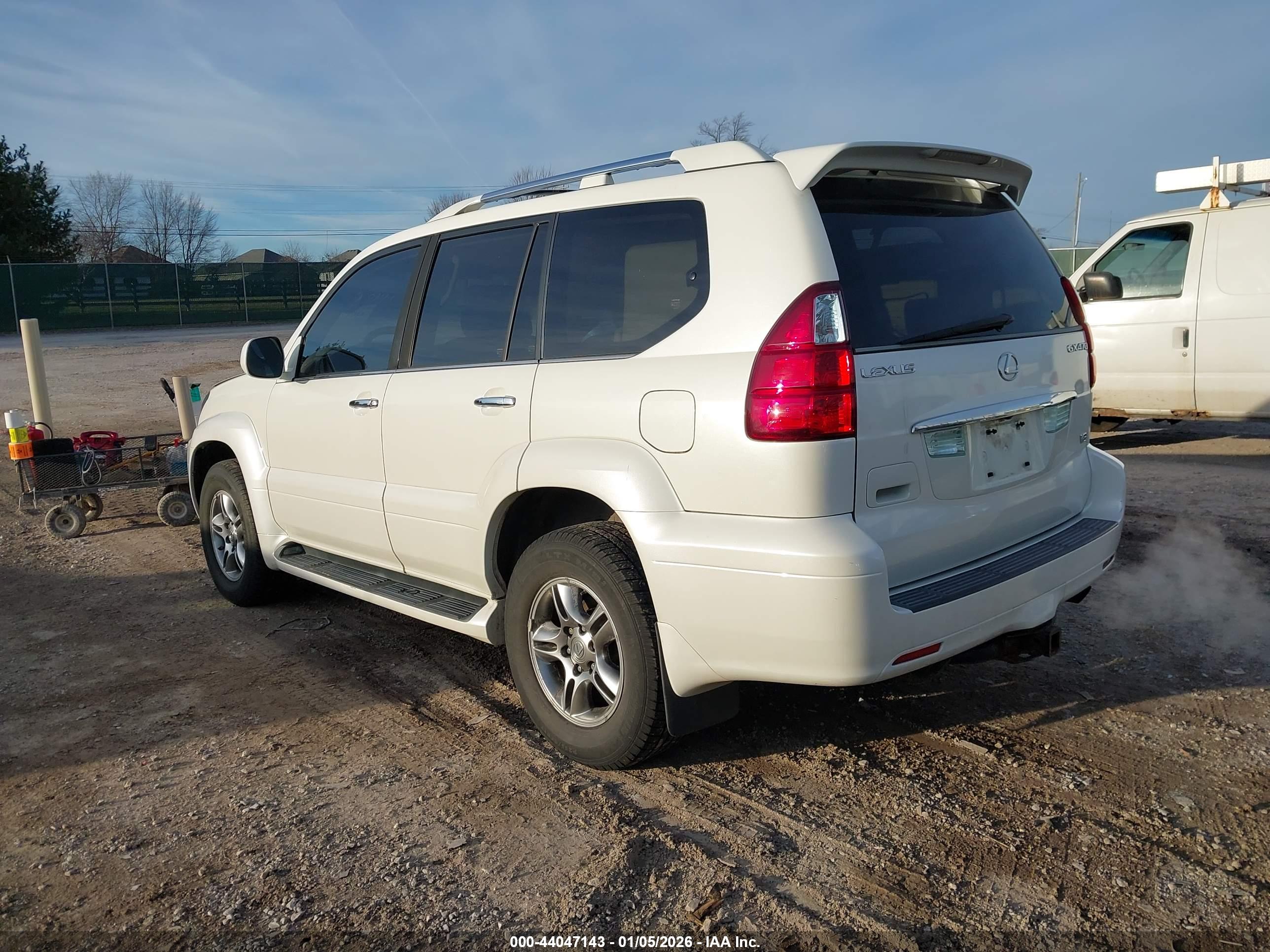 LEXUS GX image 3