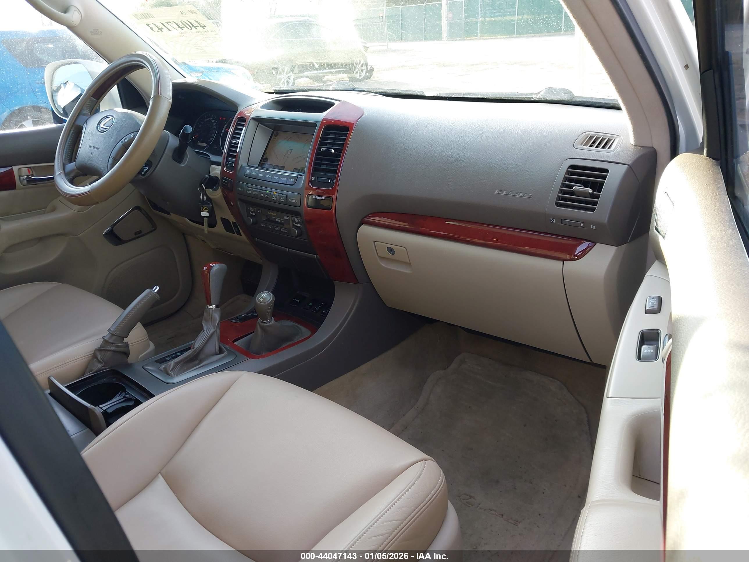 LEXUS GX image 5