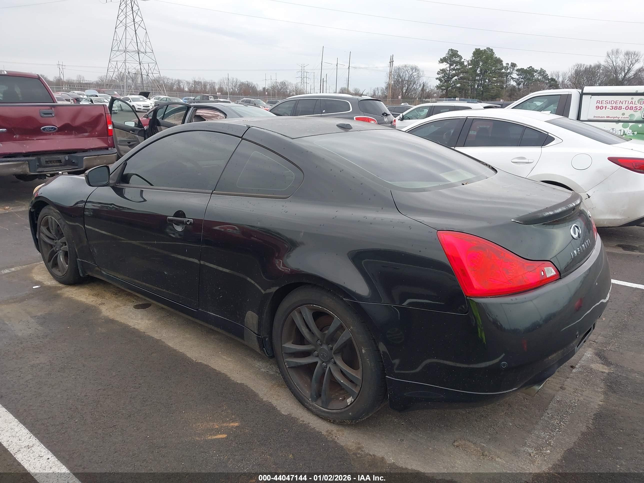 INFINITI G37 image 3