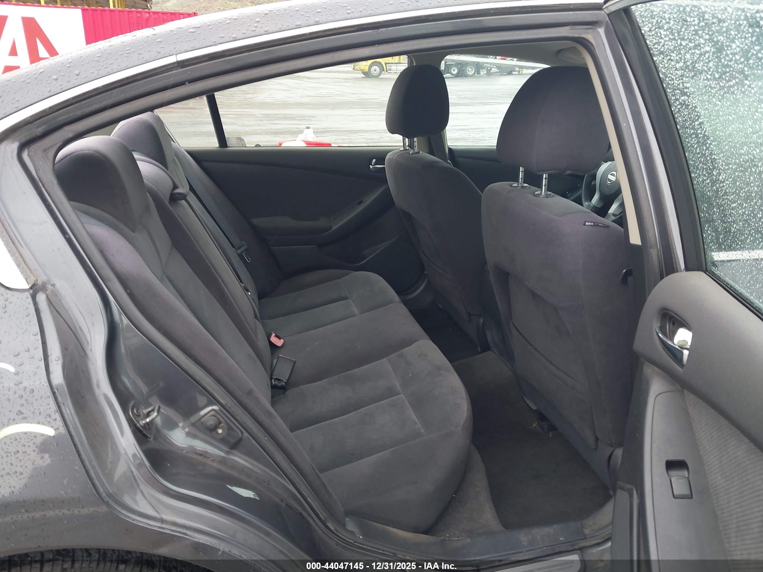 NISSAN ALTIMA image 8