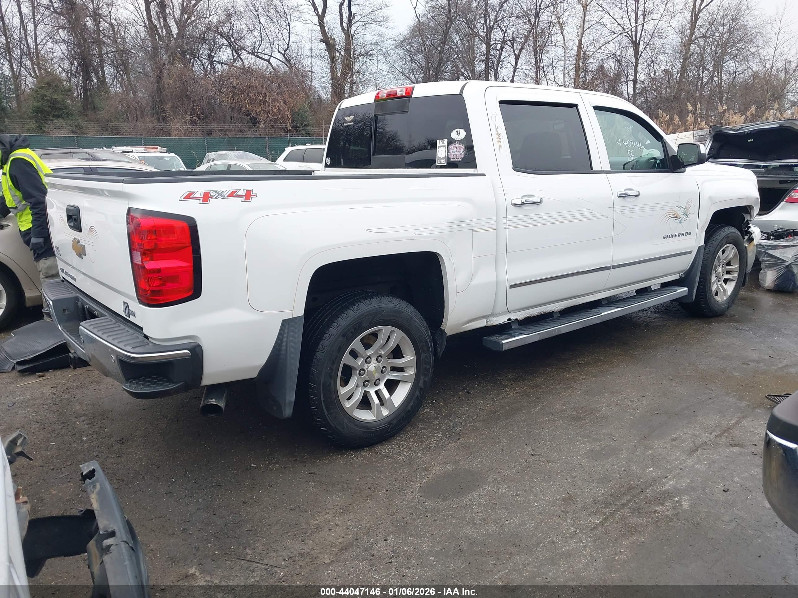 CHEVROLET SILVERADO image 4